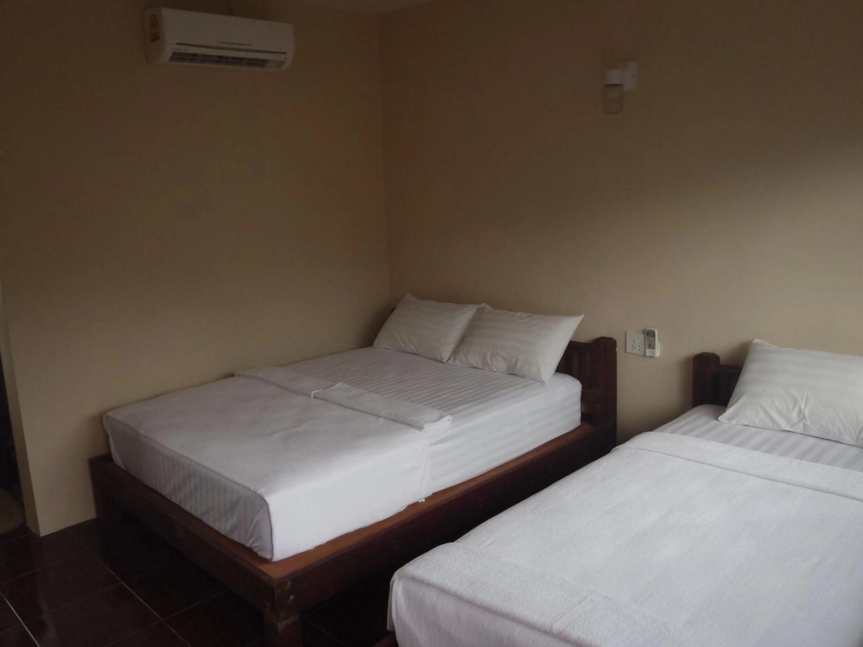 Bed in Silver Sands Resort - Koh Tao