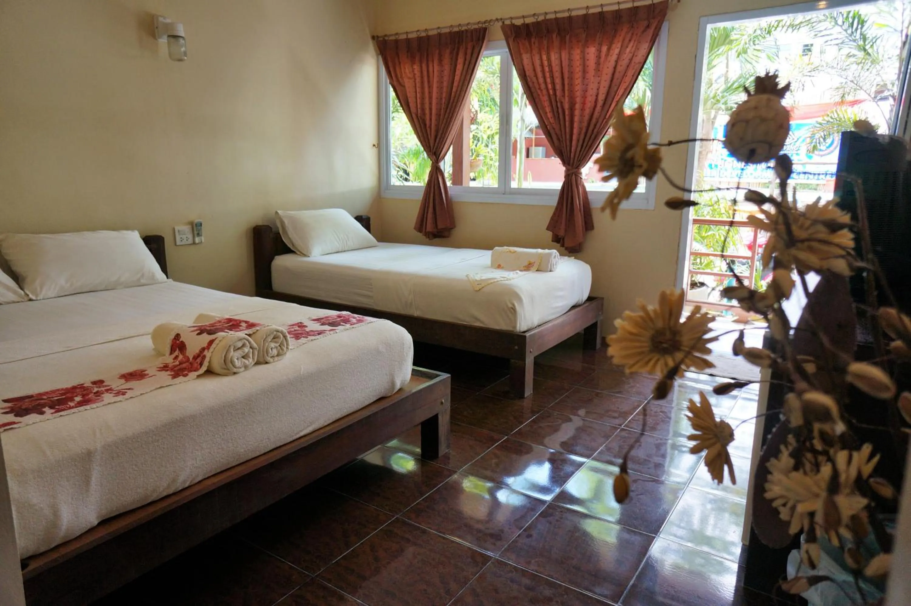 Photo of the whole room, Bed in Silver Sands Resort - Koh Tao