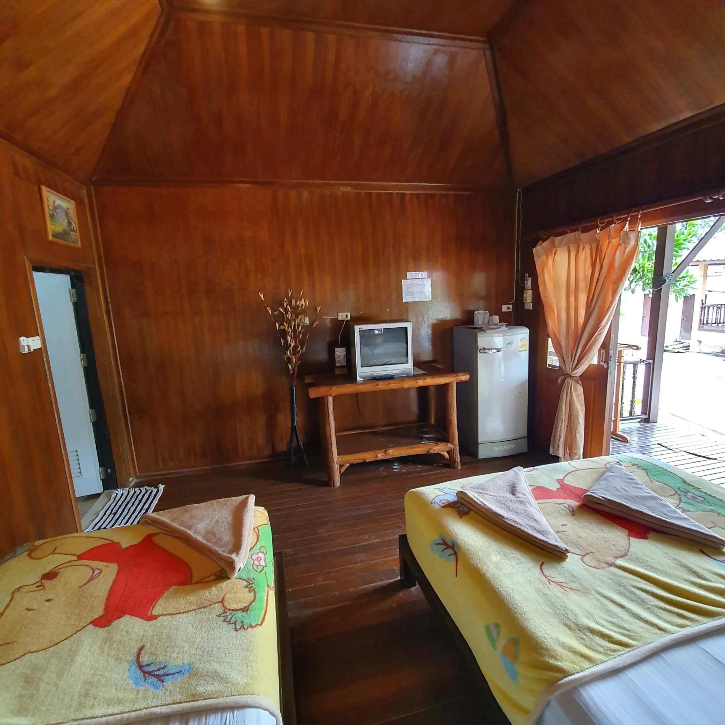 TV and multimedia, Bed in Silver Sands Resort - Koh Tao
