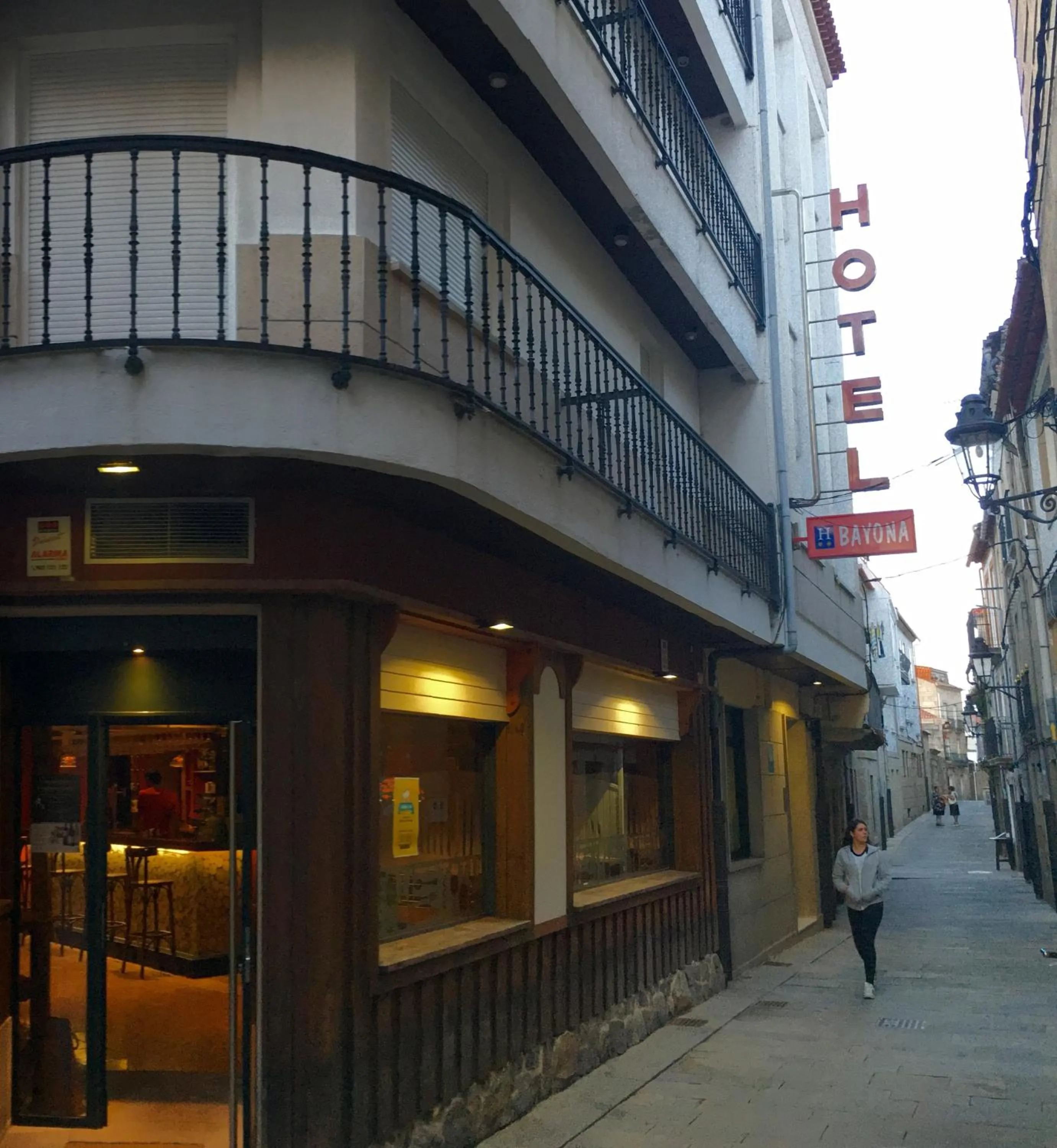 Facade/entrance in Hotel Bayona