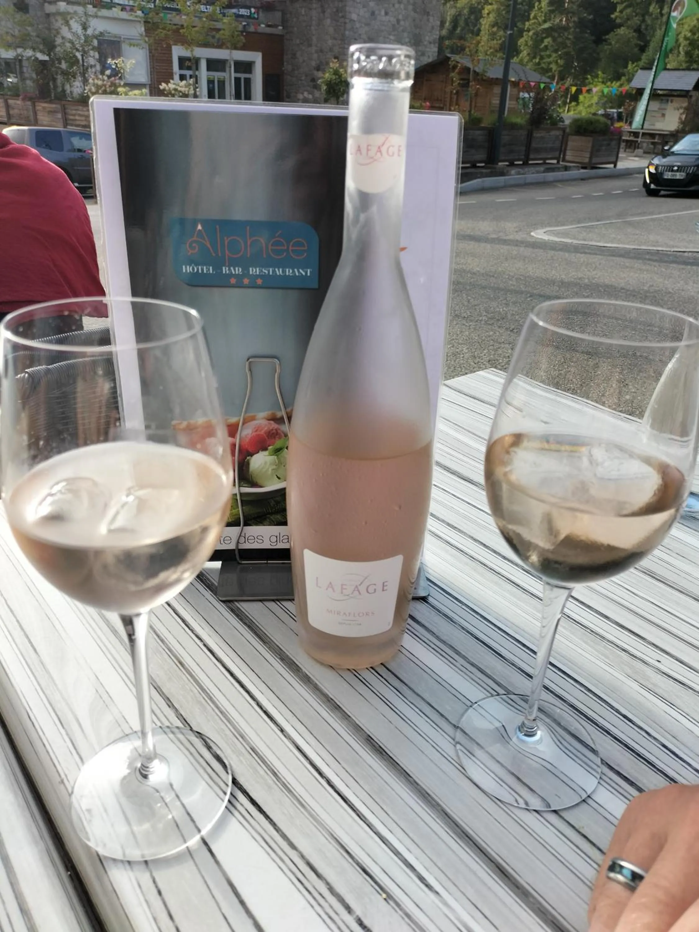 Patio in Hôtel Alphée