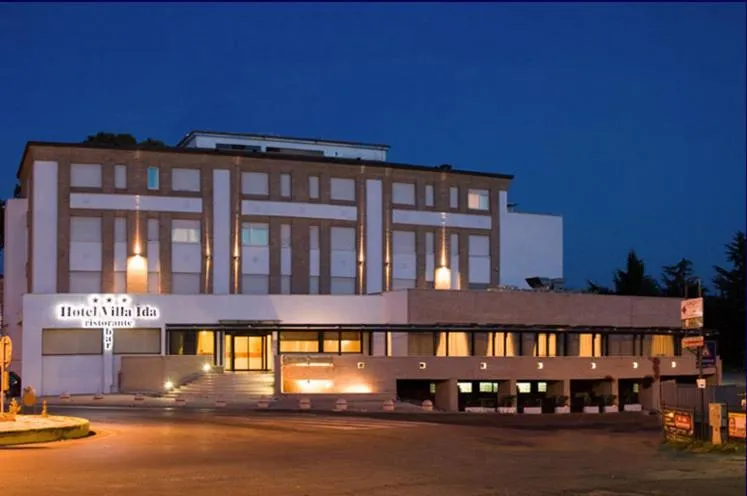 Facade/entrance in Hotel Villa Ida