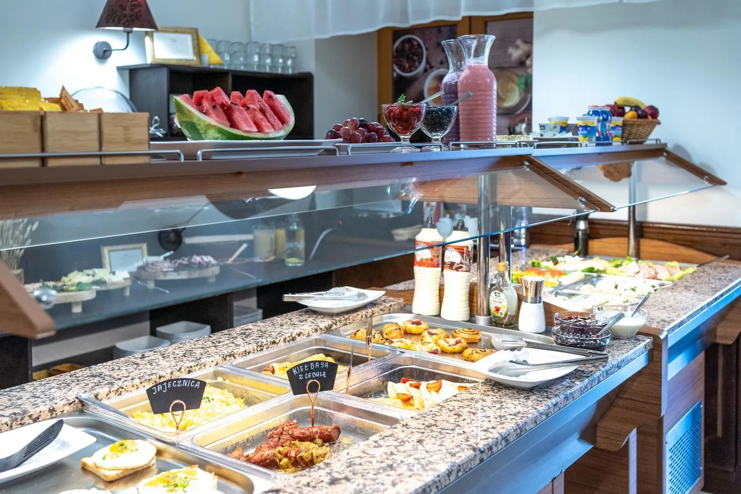 Buffet breakfast in Villa Neve