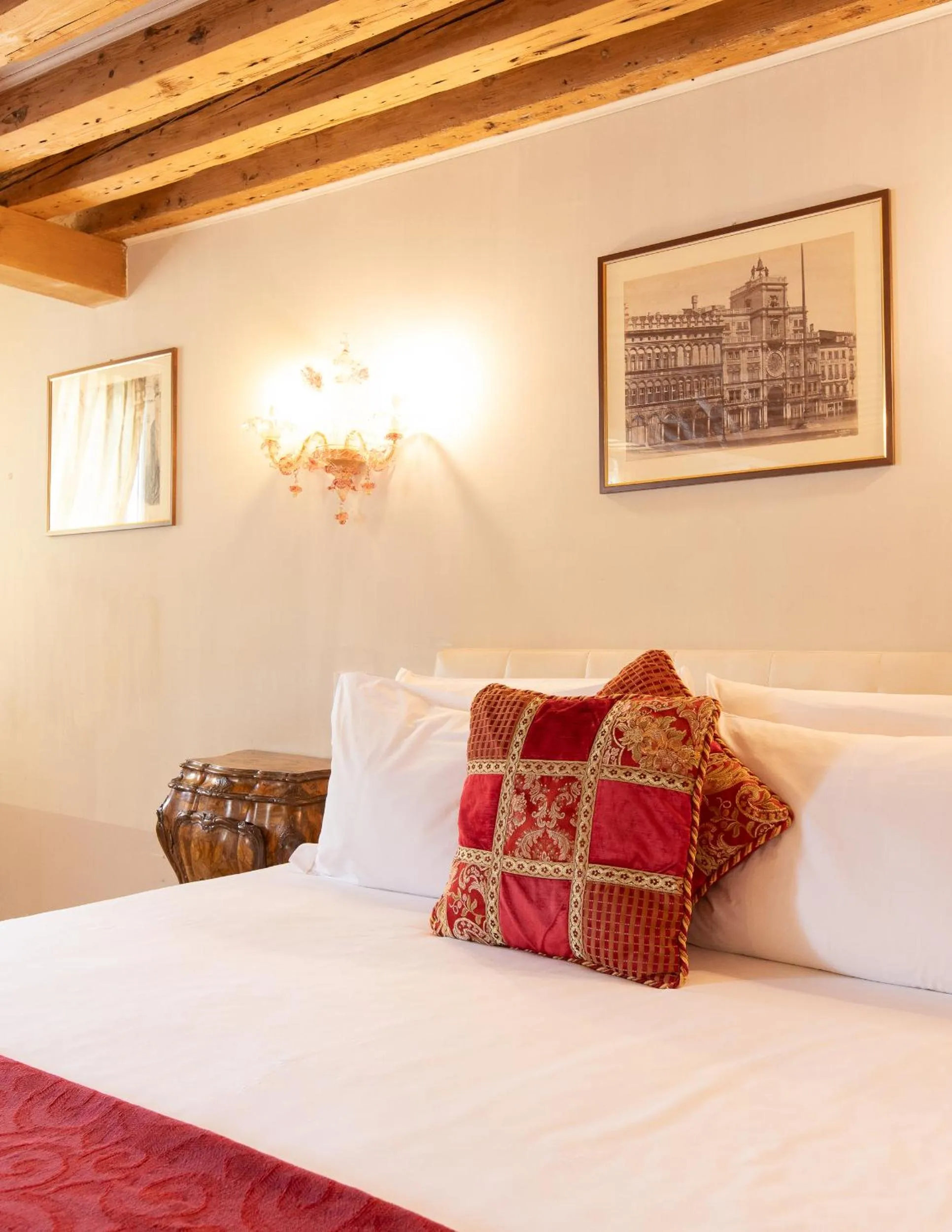 Bedroom, Bed in Palazzetto Pisani Grand Canal