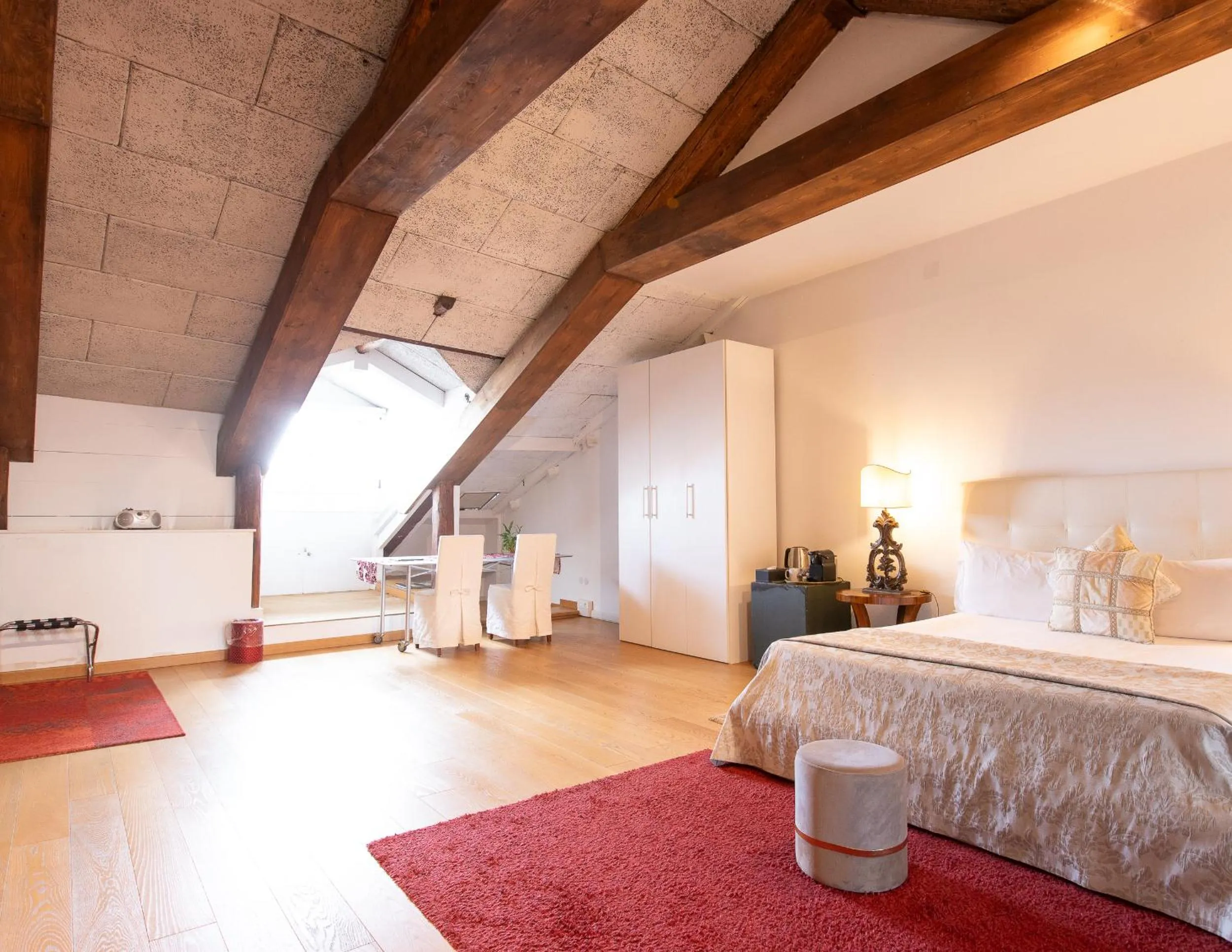 Bedroom, Bed in Palazzetto Pisani Grand Canal