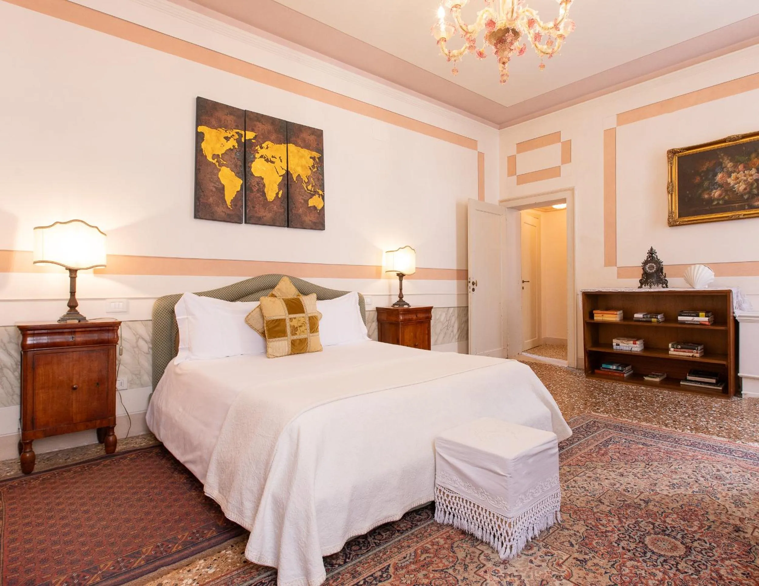 Bedroom, Bed in Palazzetto Pisani Grand Canal