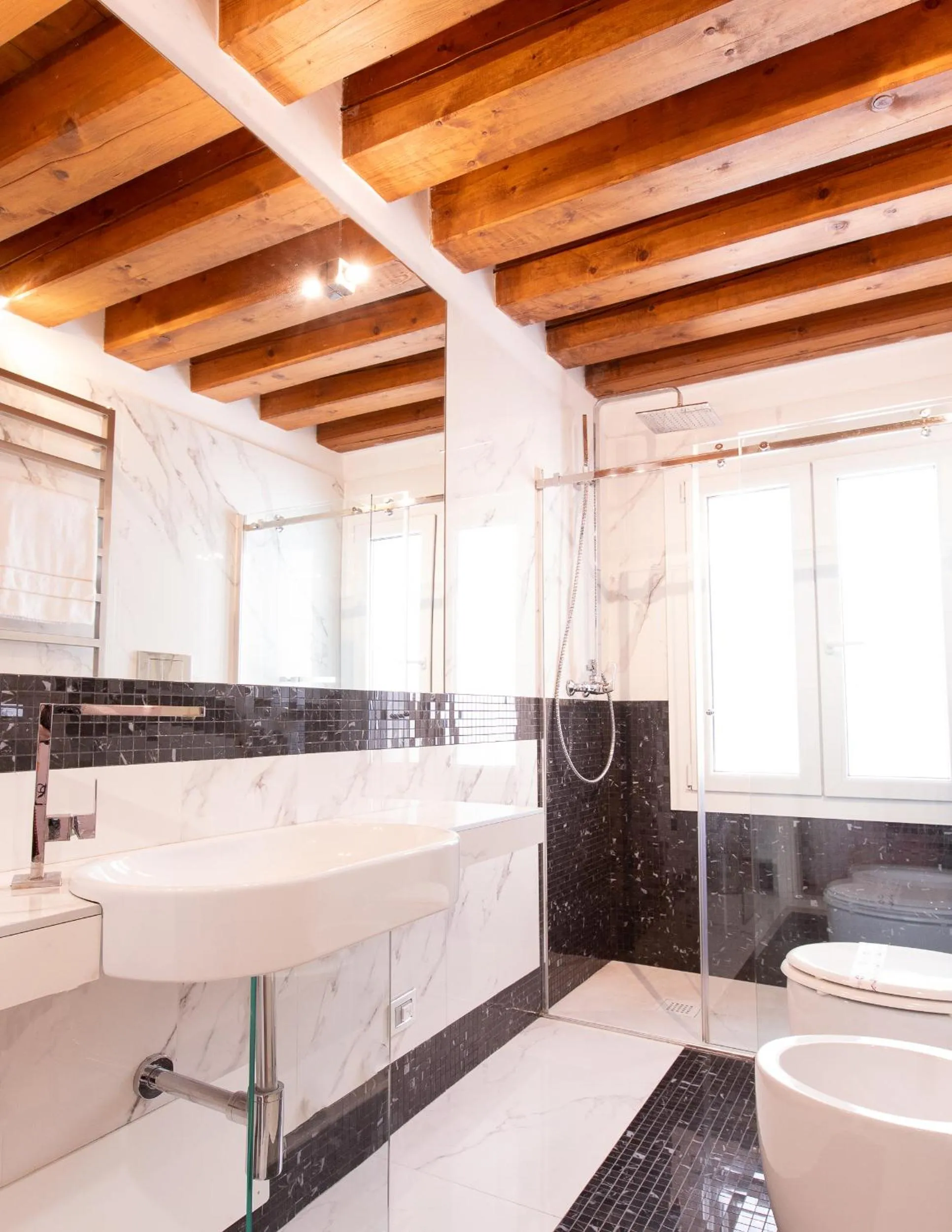 Bathroom in Palazzetto Pisani Grand Canal