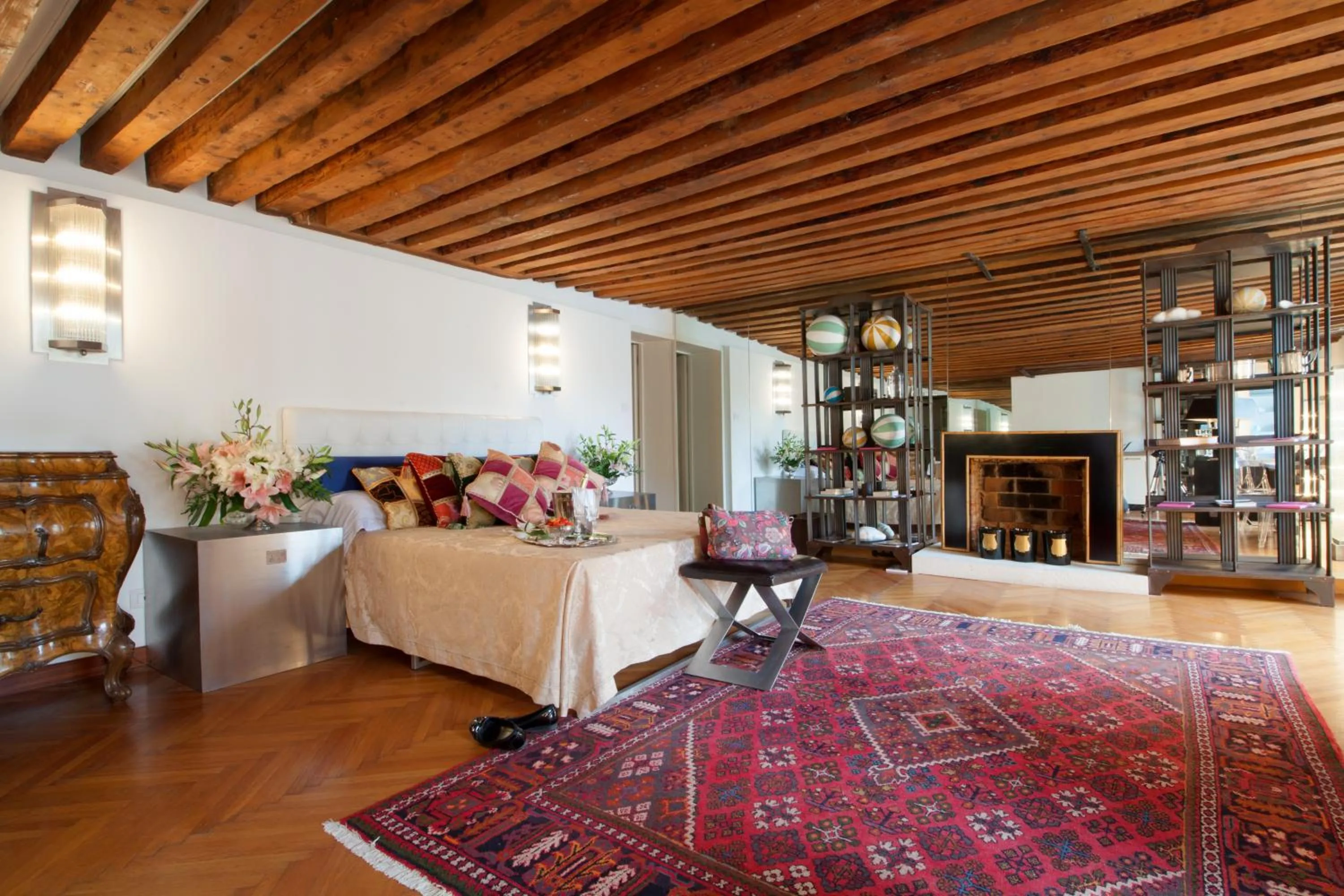Bedroom in Palazzetto Pisani Grand Canal