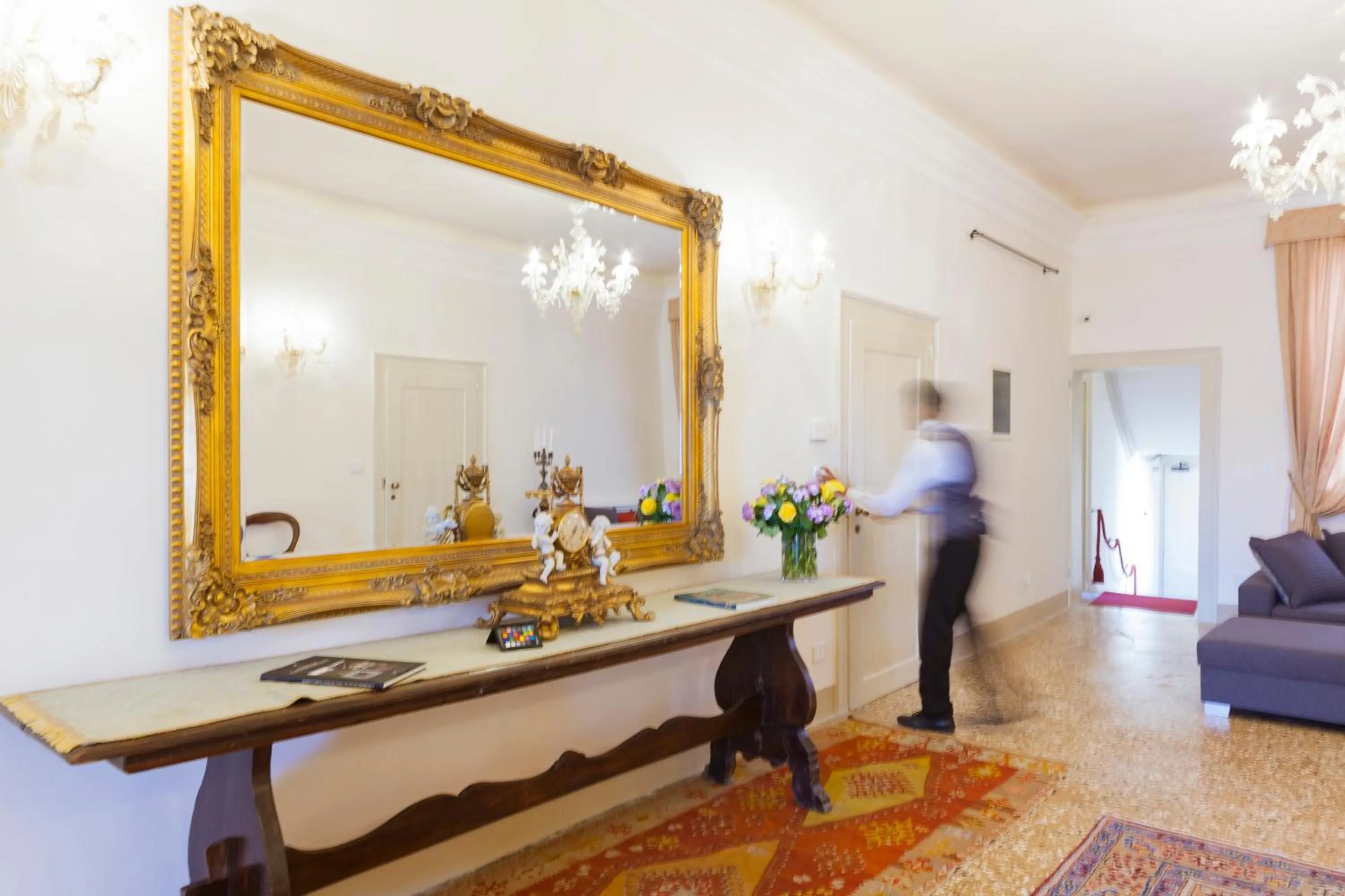 Area and facilities in Palazzetto Pisani Grand Canal