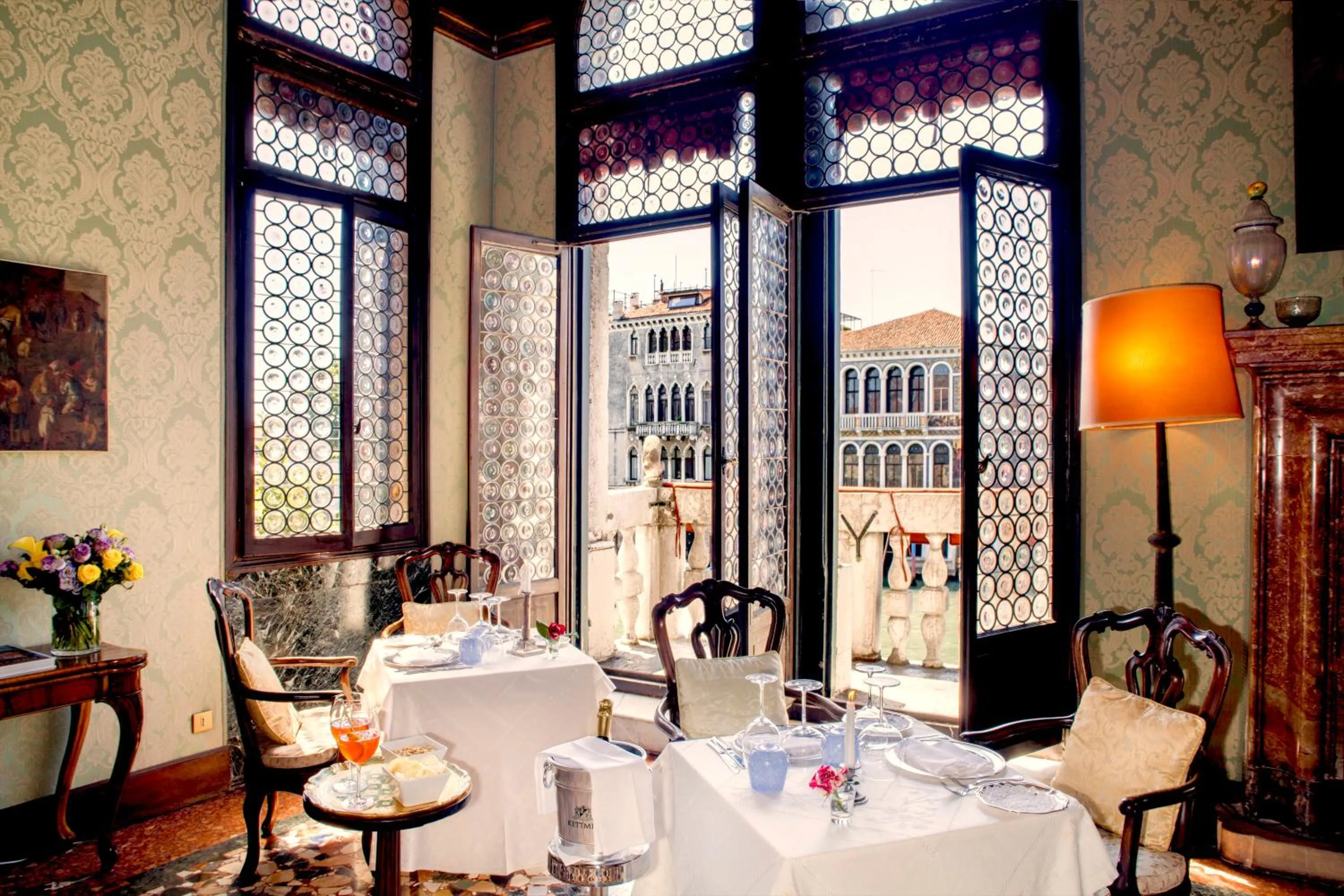 Restaurant/places to eat in Palazzetto Pisani Grand Canal