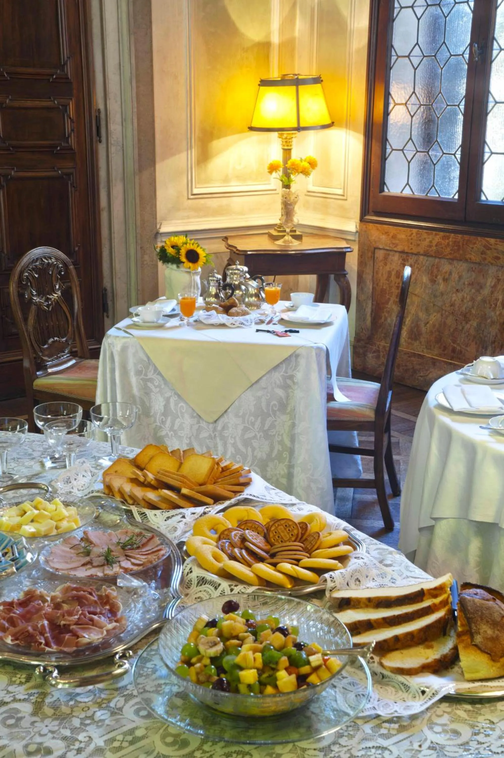 Restaurant/places to eat in Palazzetto Pisani Grand Canal