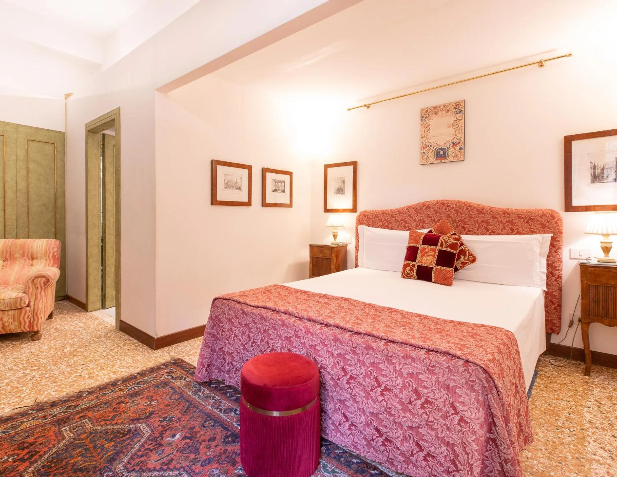 Bedroom, Bed in Palazzetto Pisani Grand Canal