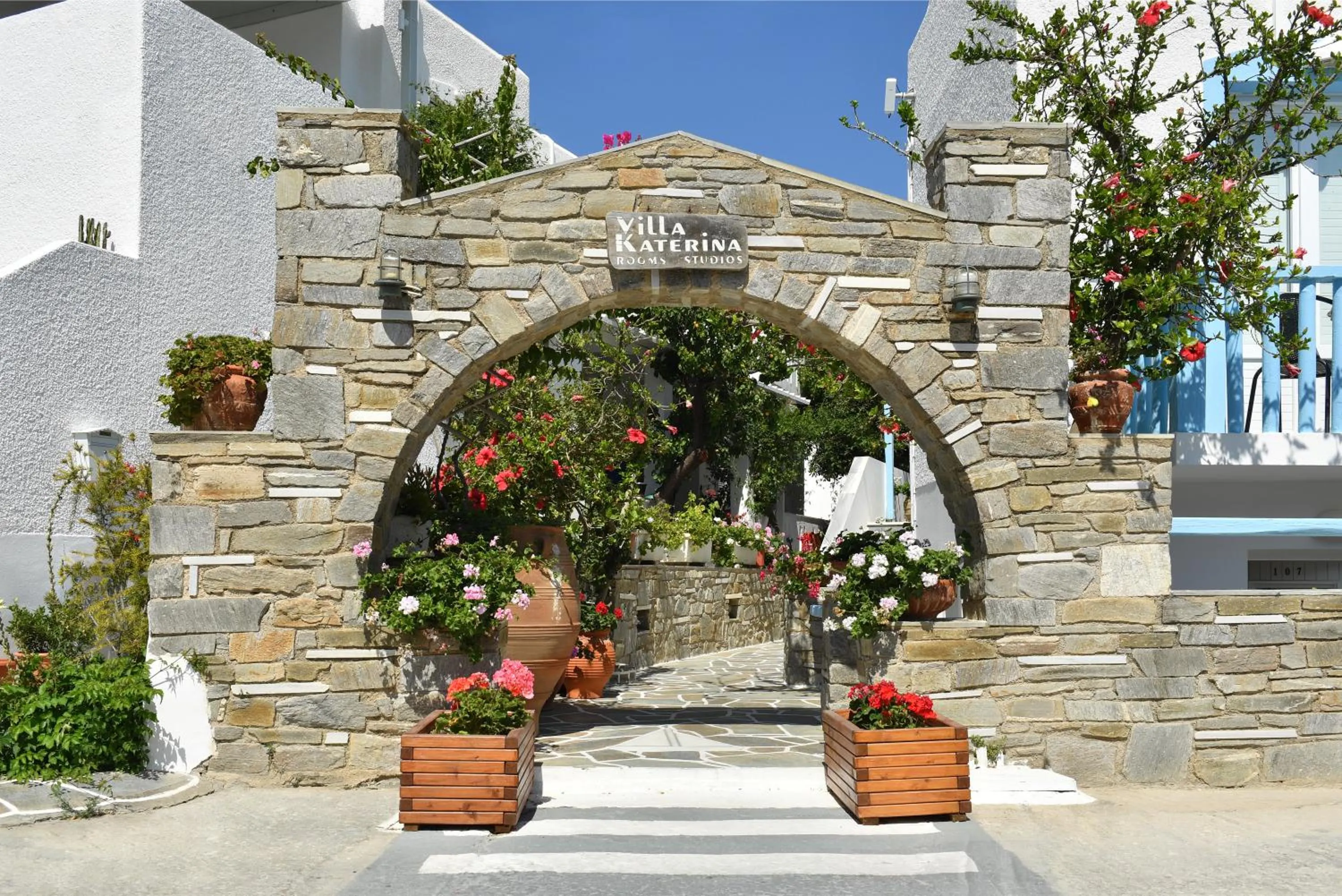 Facade/entrance in Villa Katerina