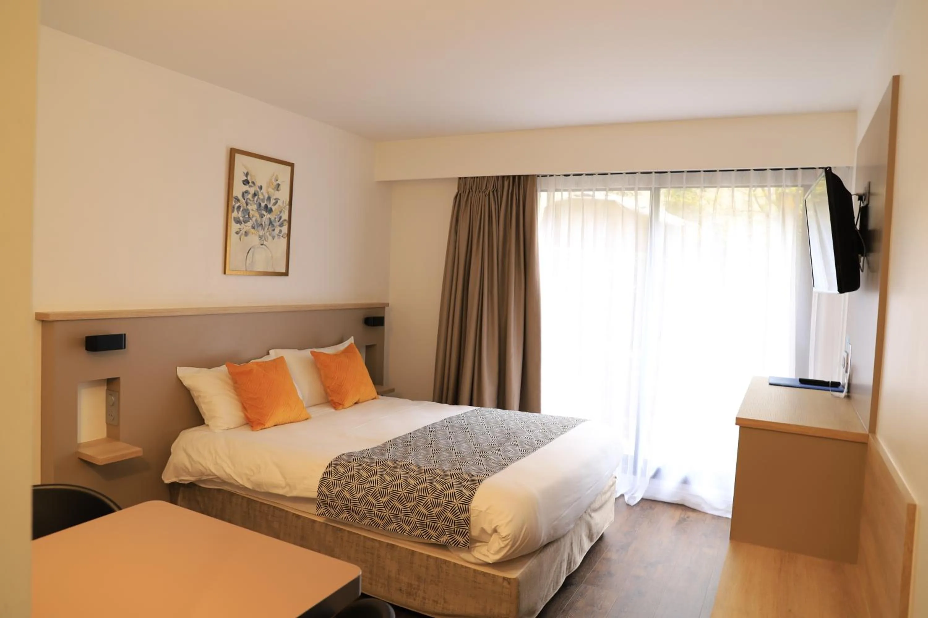 Photo of the whole room, Bed in AMHotel Italie