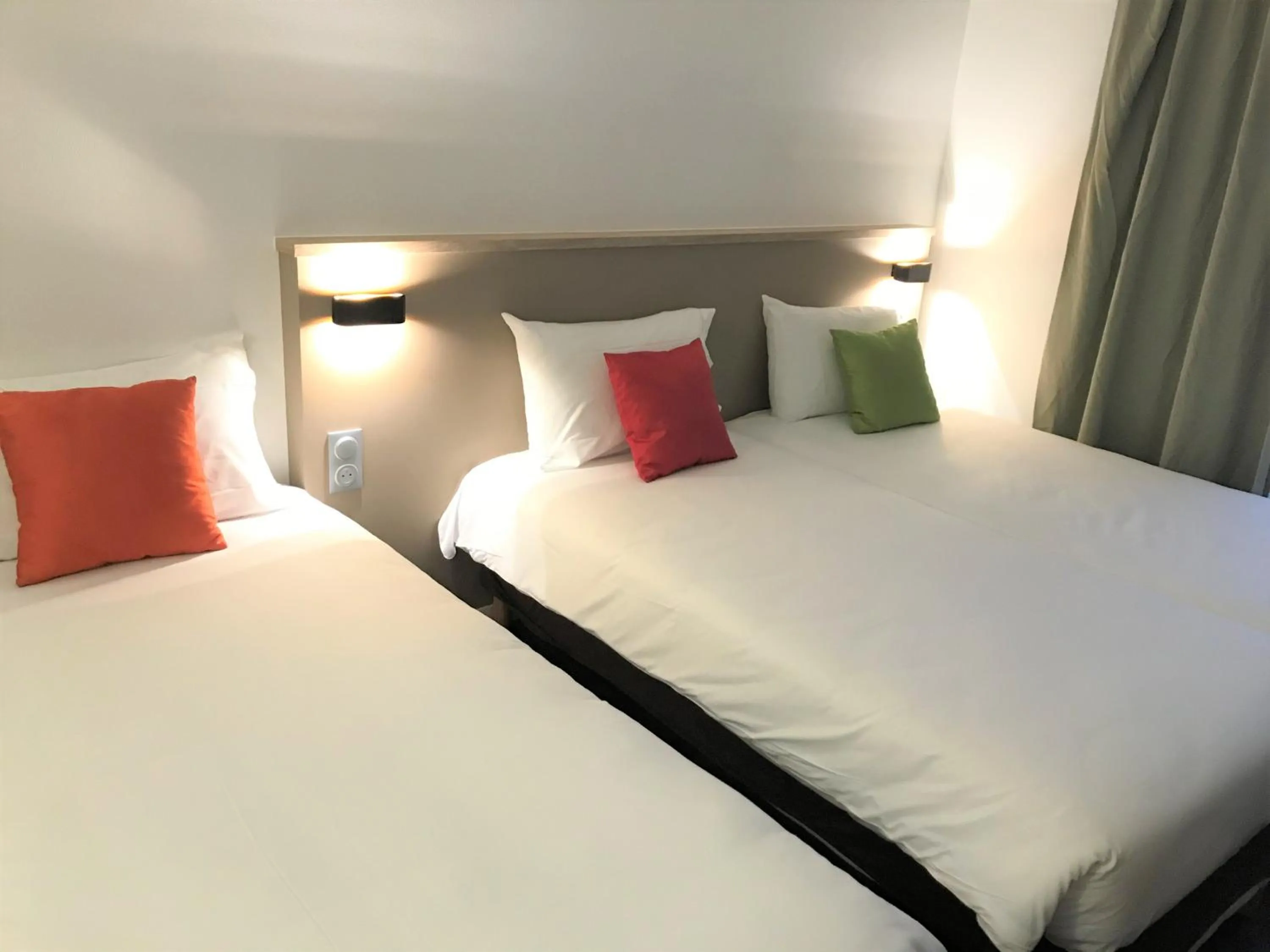 Photo of the whole room, Bed in AMHotel Italie