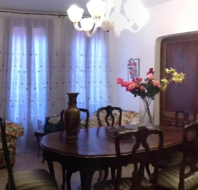 Restaurant/places to eat in B&B Exclusive