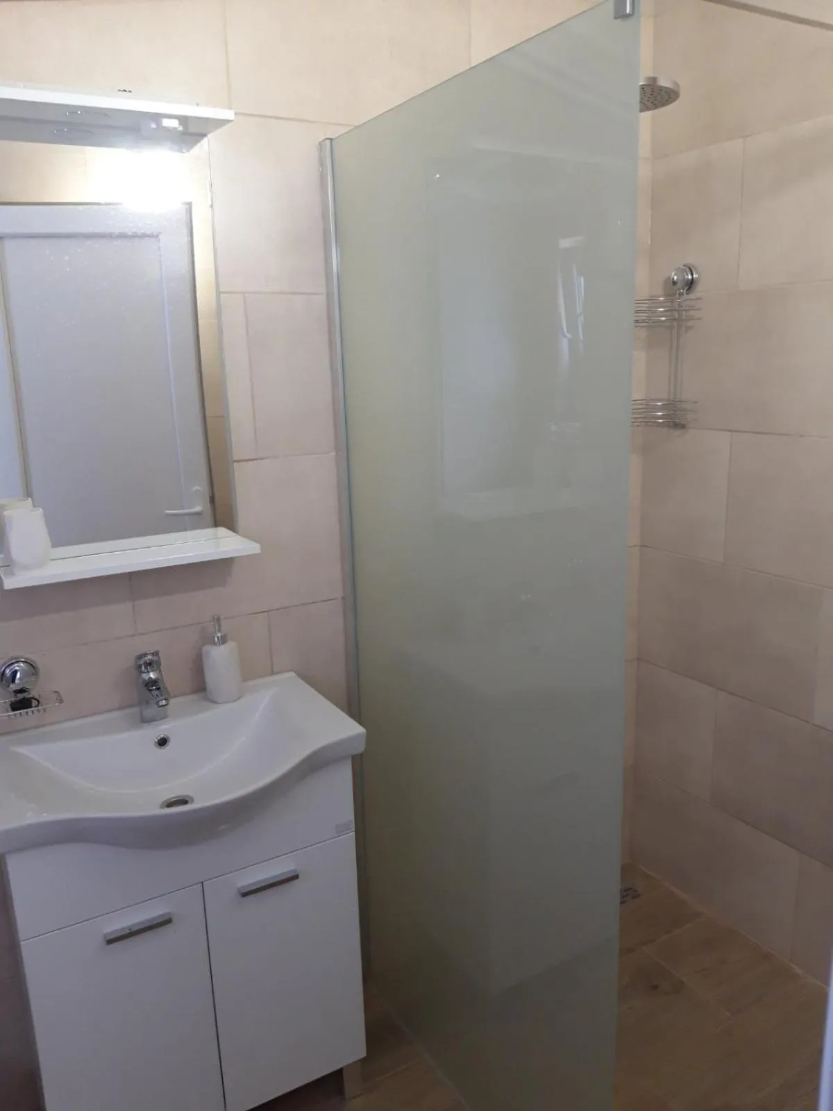 Modern&Cozy Bosnian house with GARDEN+FREE parking