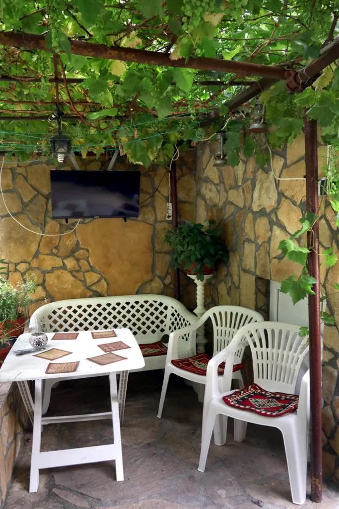 Garden in Modern&Cozy Bosnian house with GARDEN+FREE parking