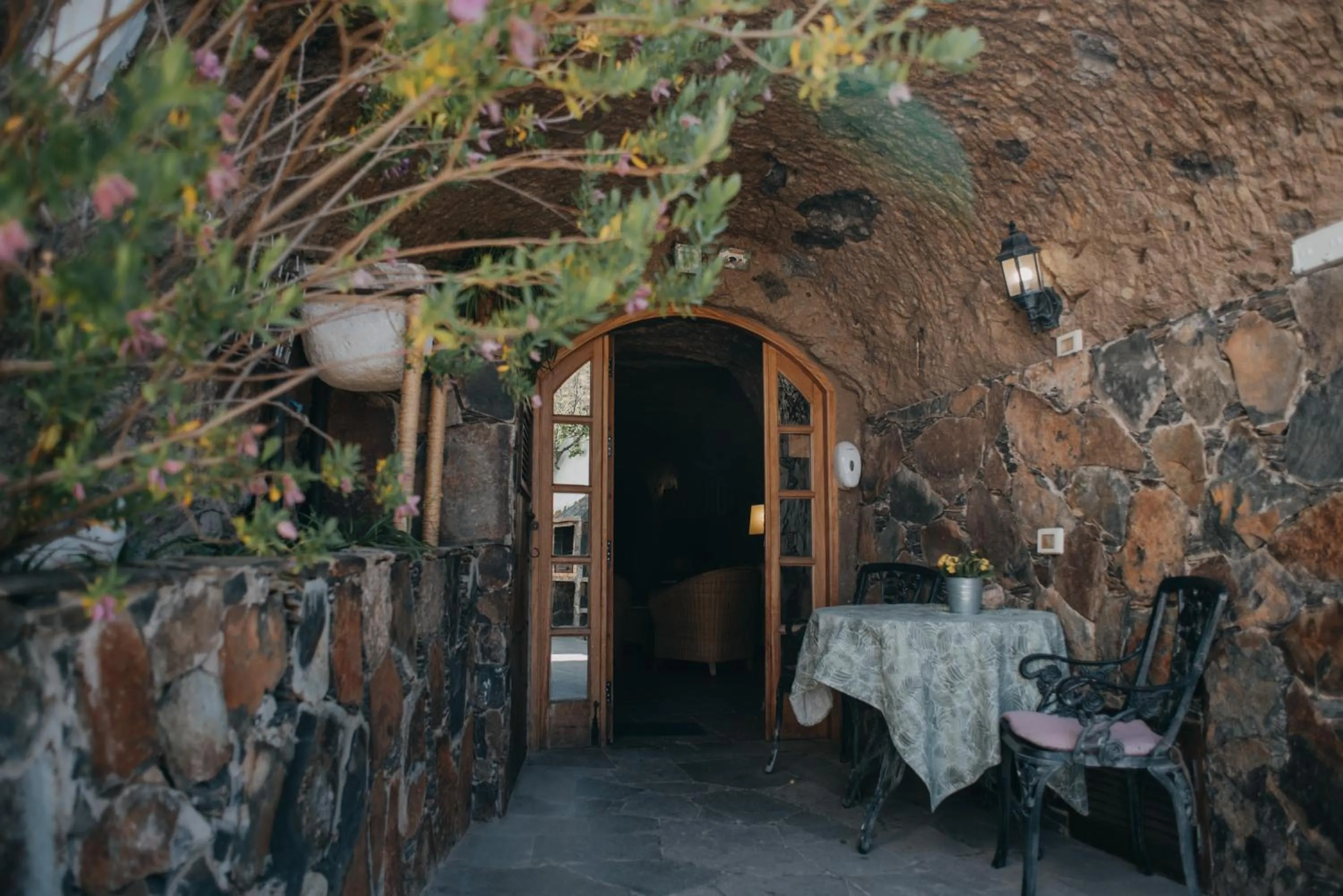 Property building in Casa Cueva El Mimo By Artenatur