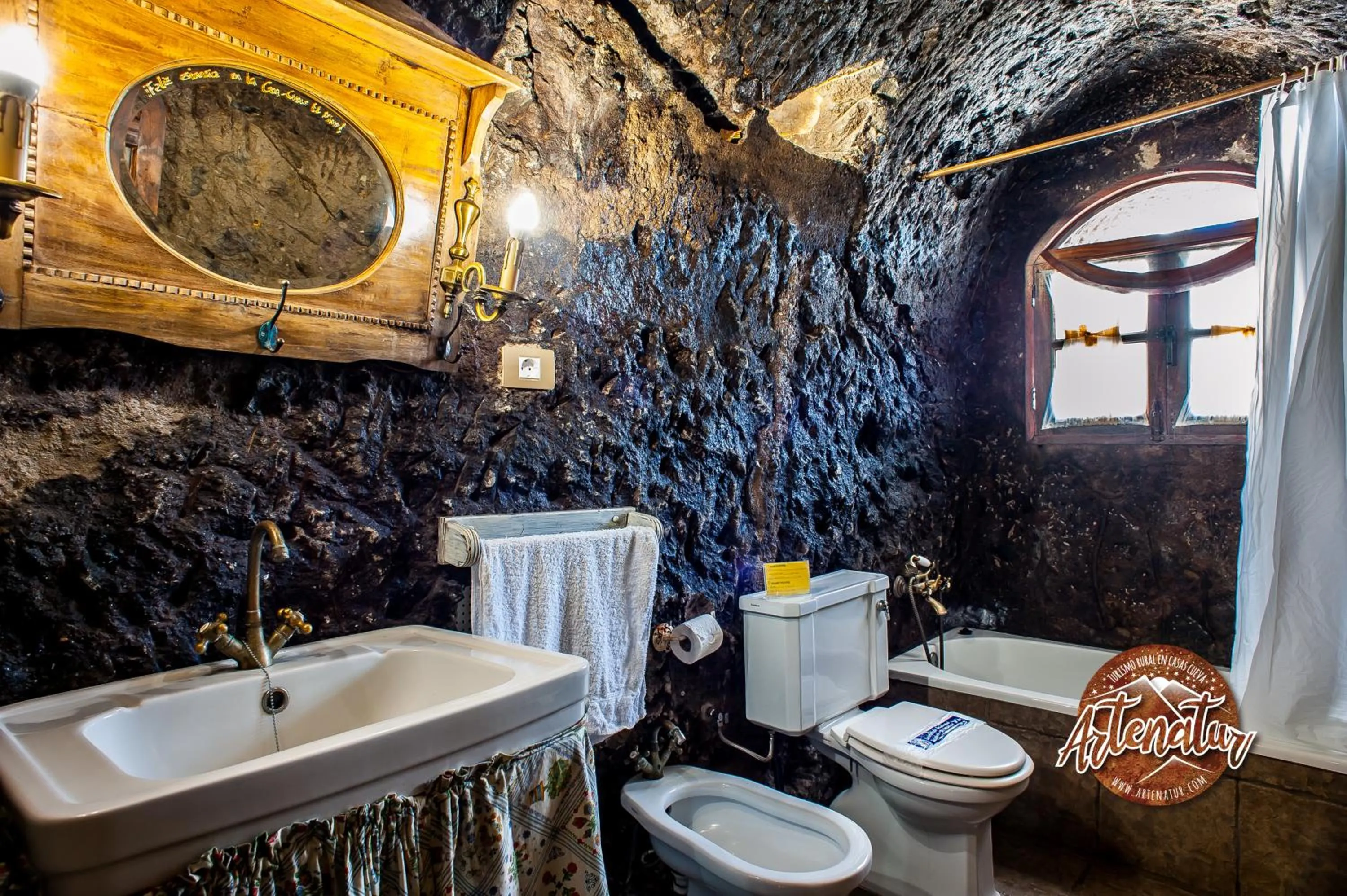 Shower in Casa Cueva El Mimo By Artenatur