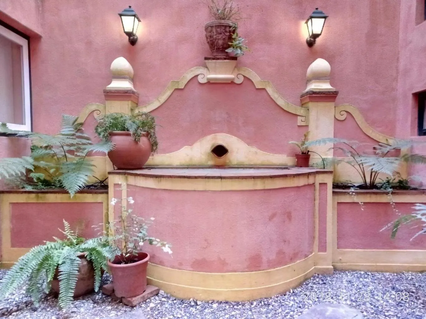 Inner courtyard view in Casa de Santo Amaro