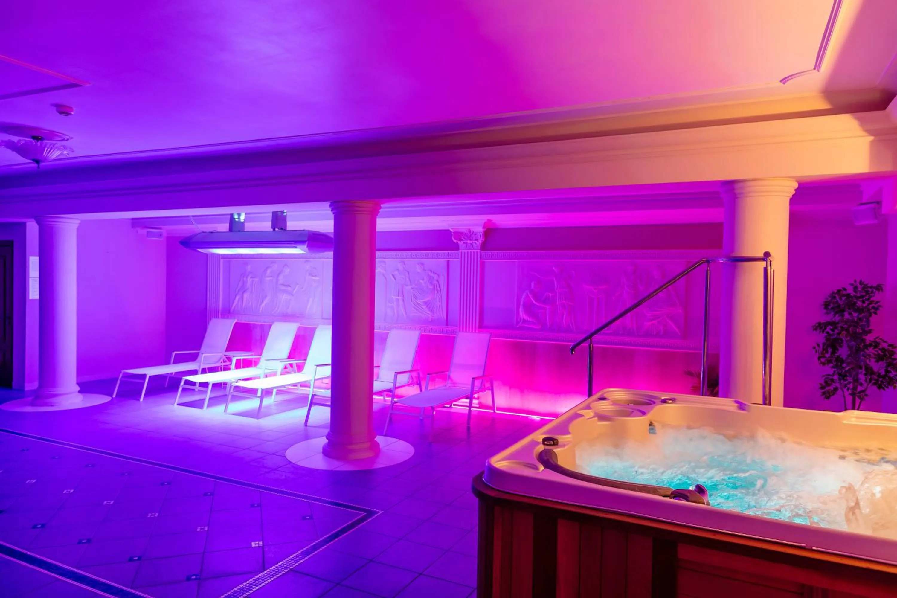 Hot Tub in Hotel Arkadia Royal