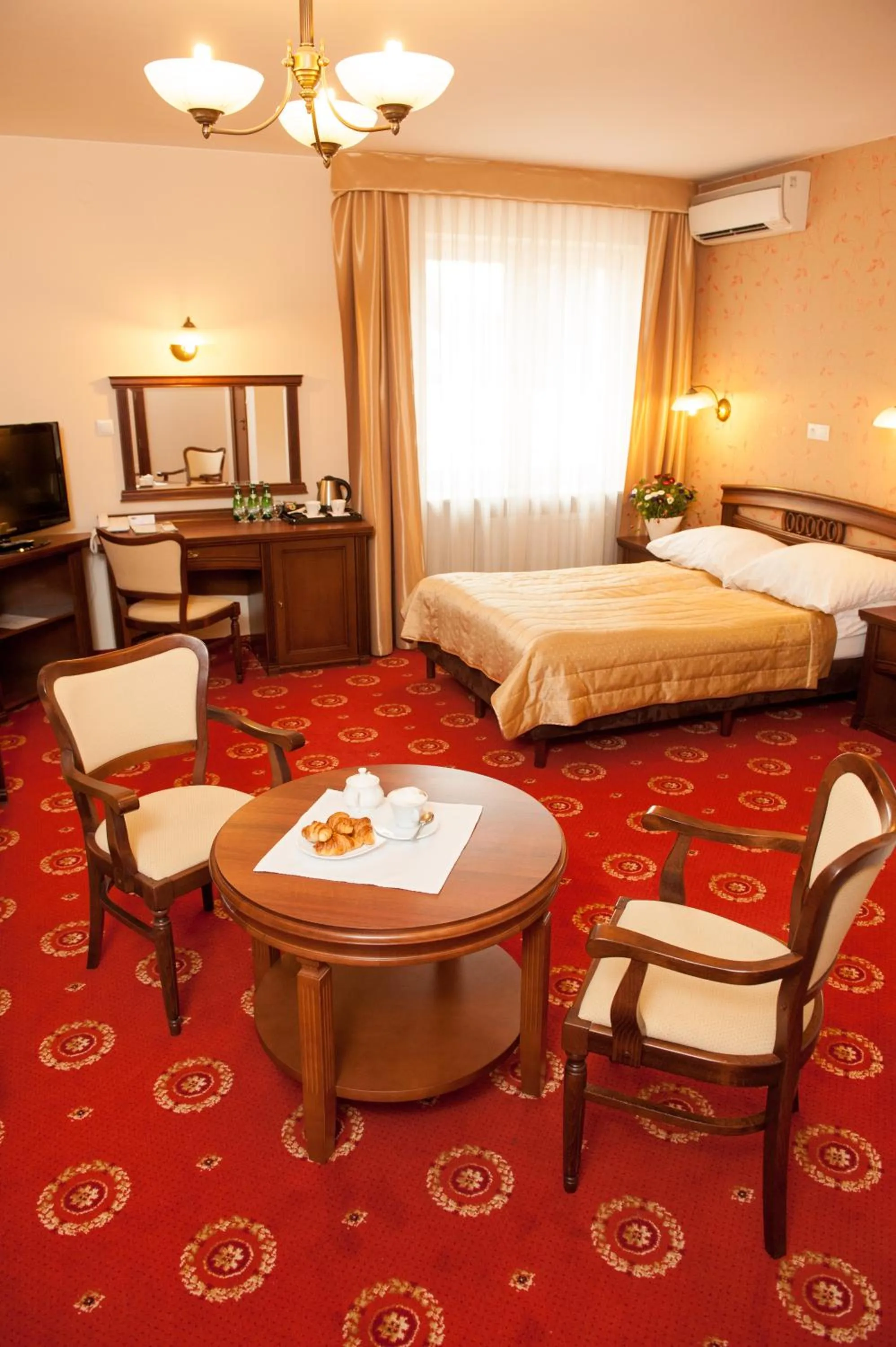 Photo of the whole room, Bed in Hotel Arkadia Royal