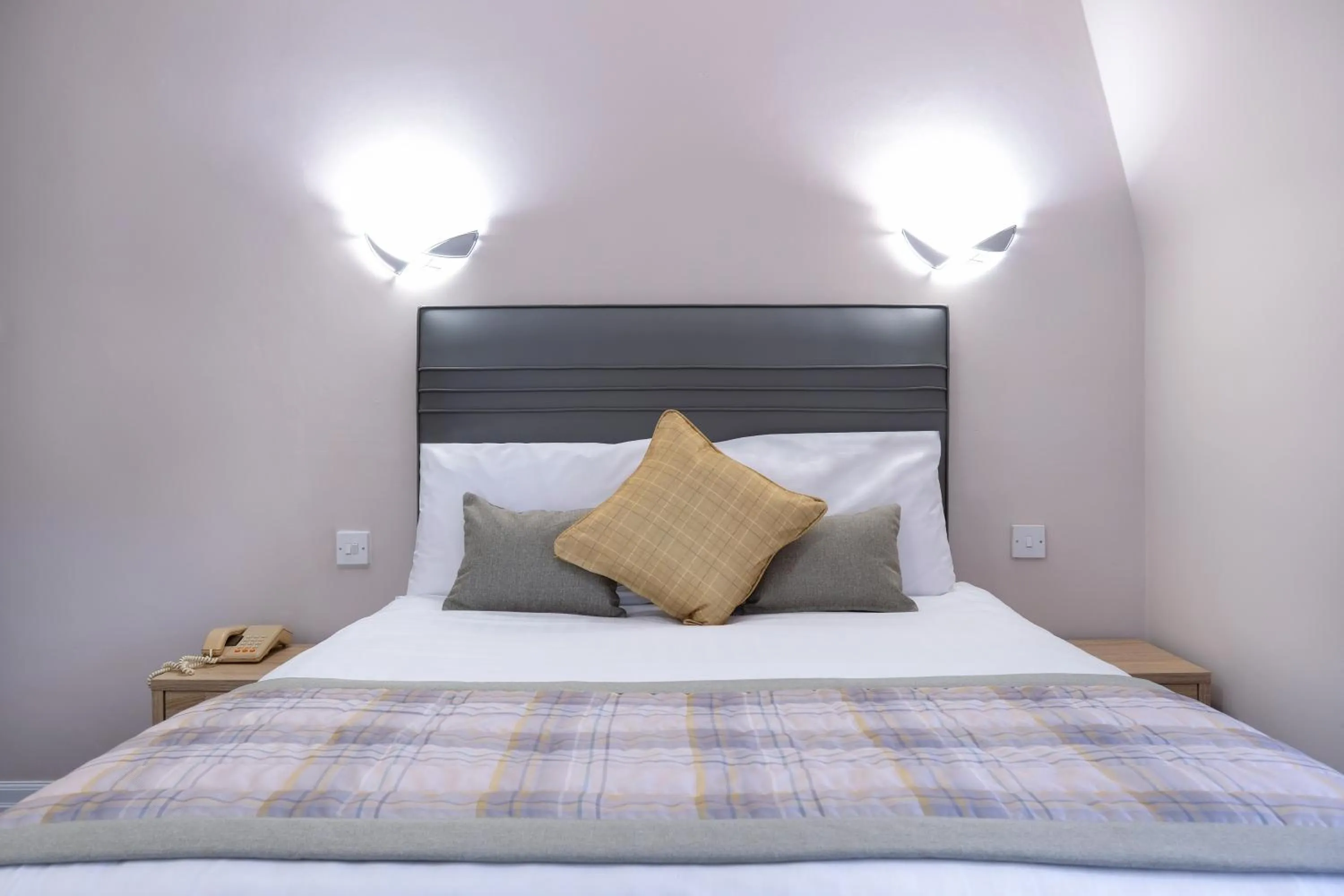 Bed in Livermead Cliff Hotel