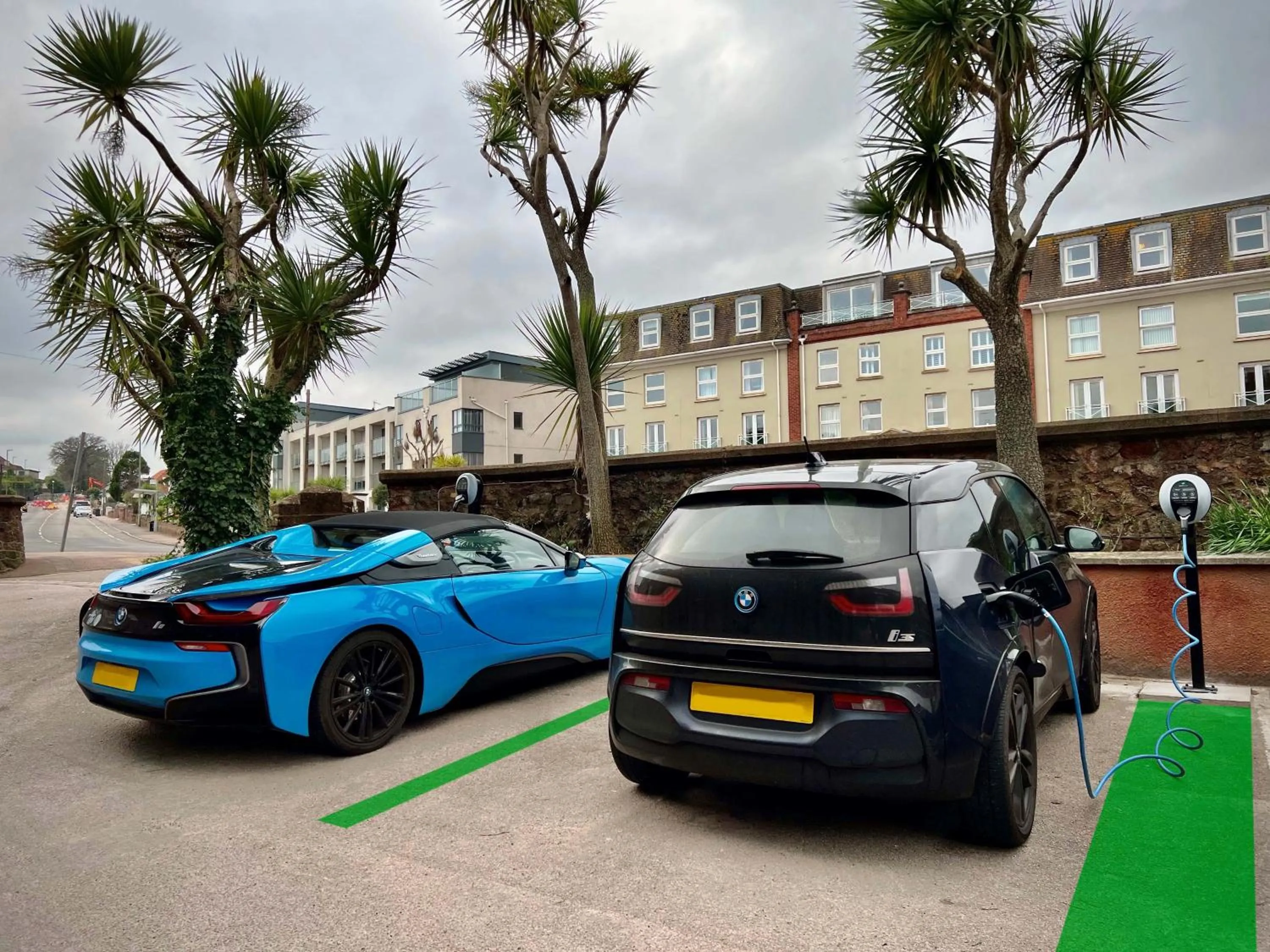 Parking in Livermead Cliff Hotel