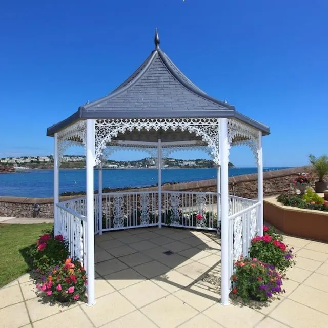 Garden in Livermead Cliff Hotel