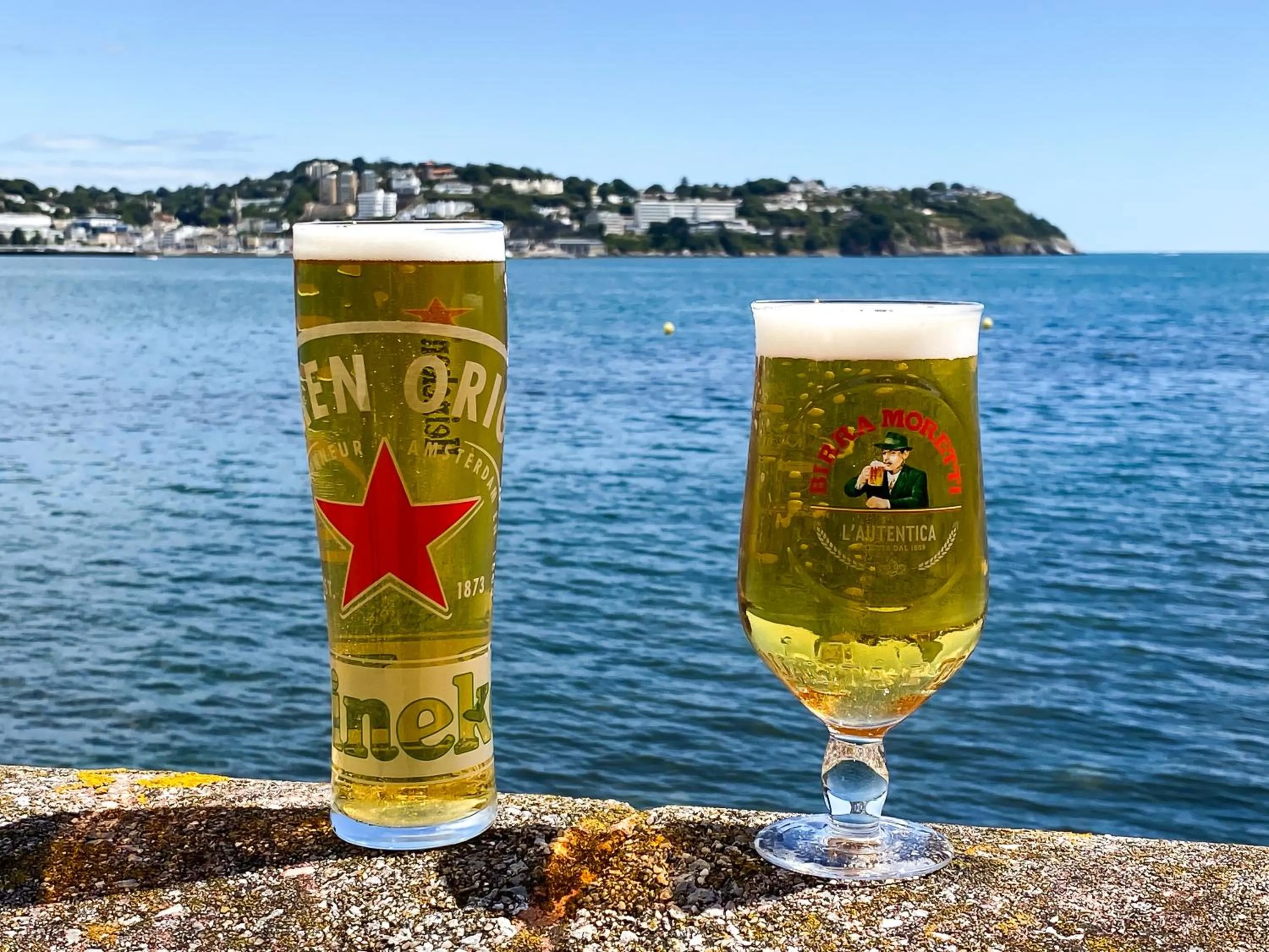 Alcoholic drinks in Livermead Cliff Hotel