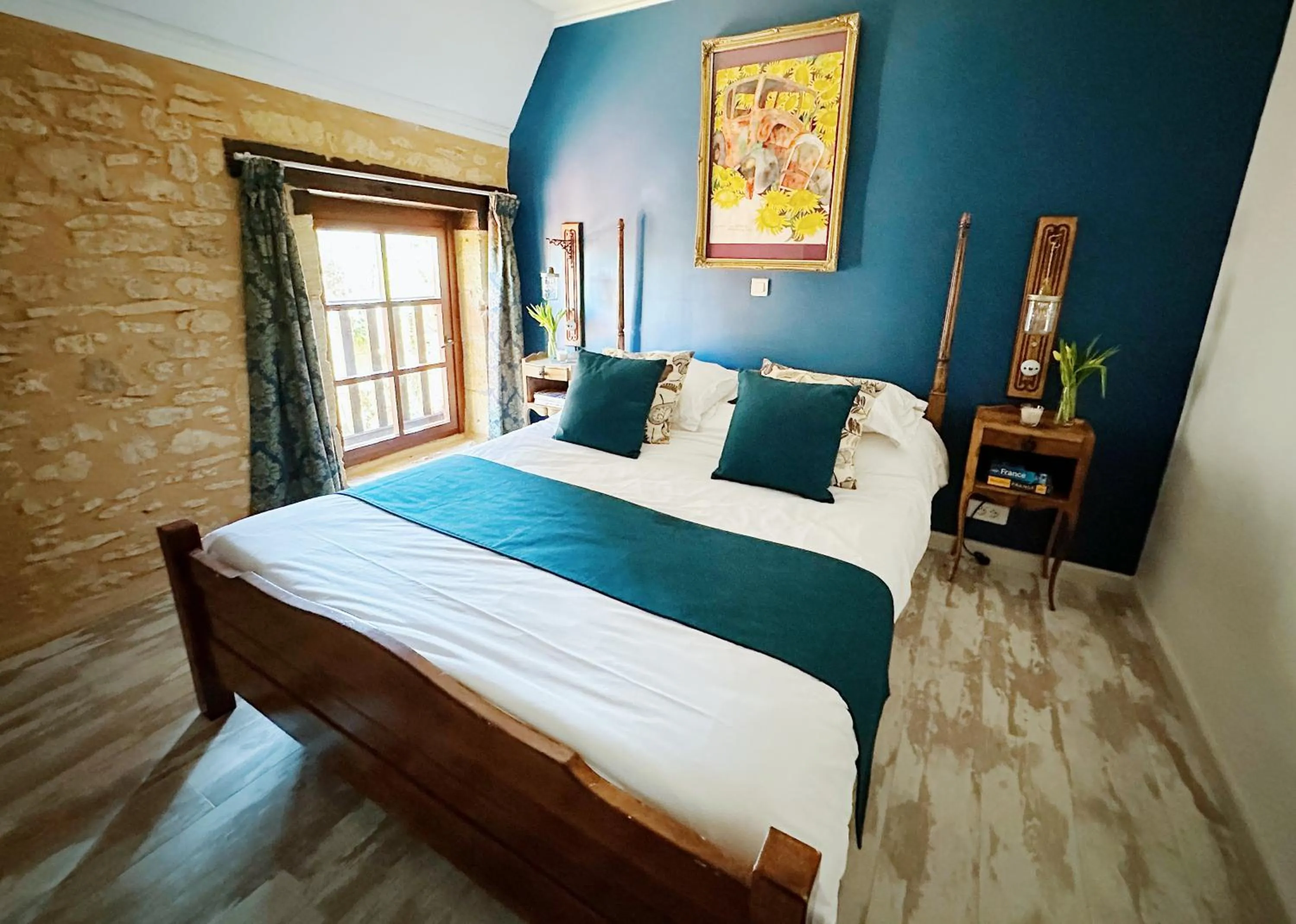 Bed in Le Chevrefeuille chambres d'hotes et gîtes de charme