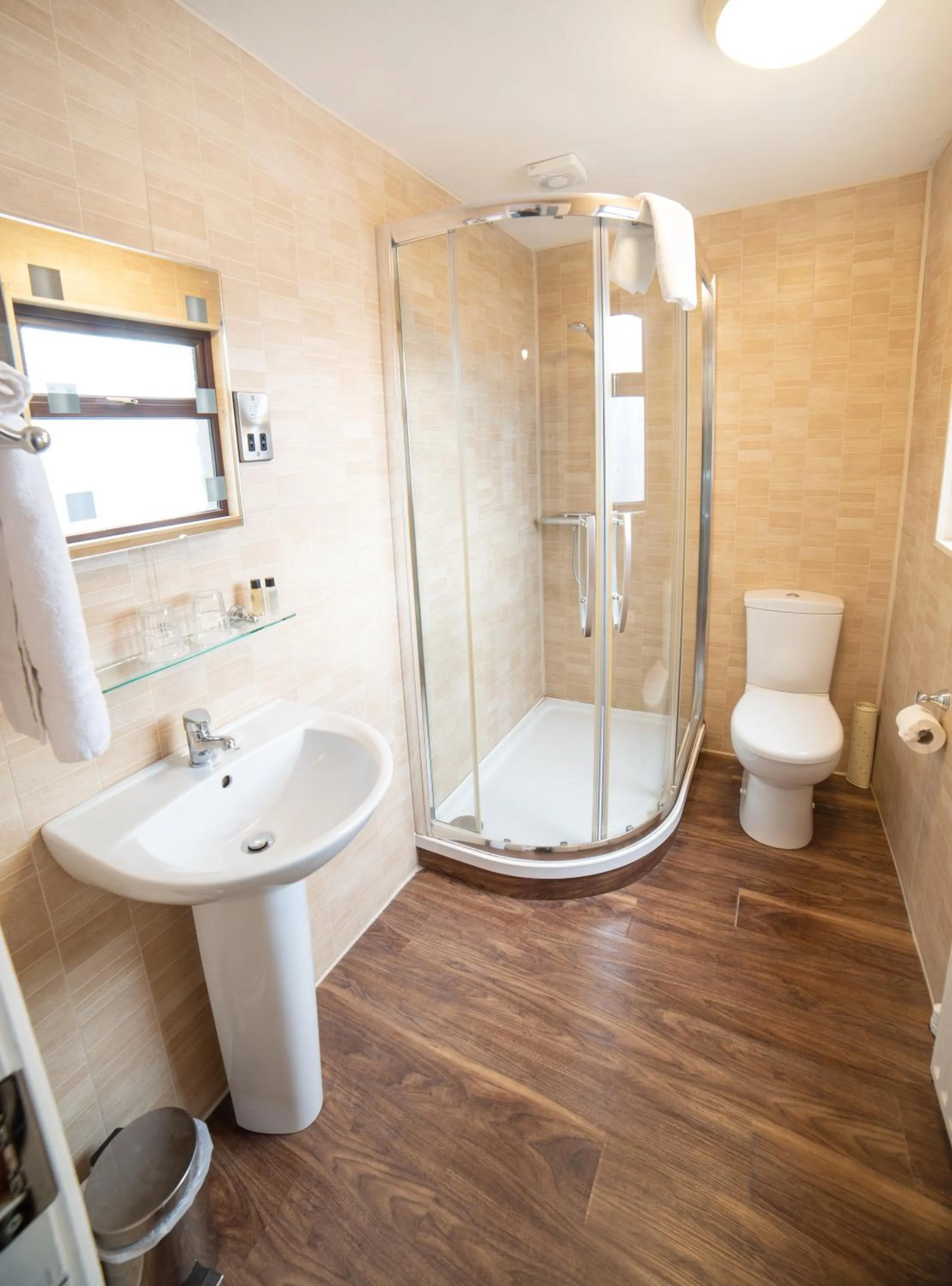 Bathroom in Hibernian Hotel & Leisure Centre