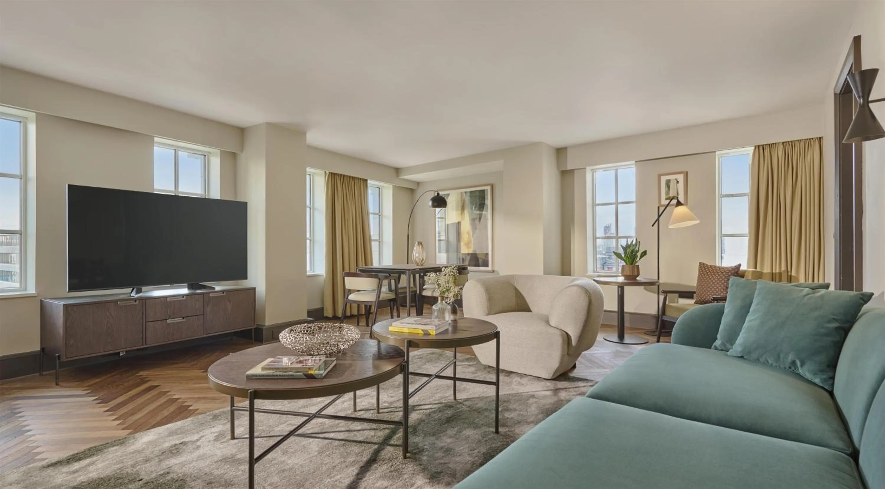 Photo of the whole room in Hyatt Regency London Blackfriars