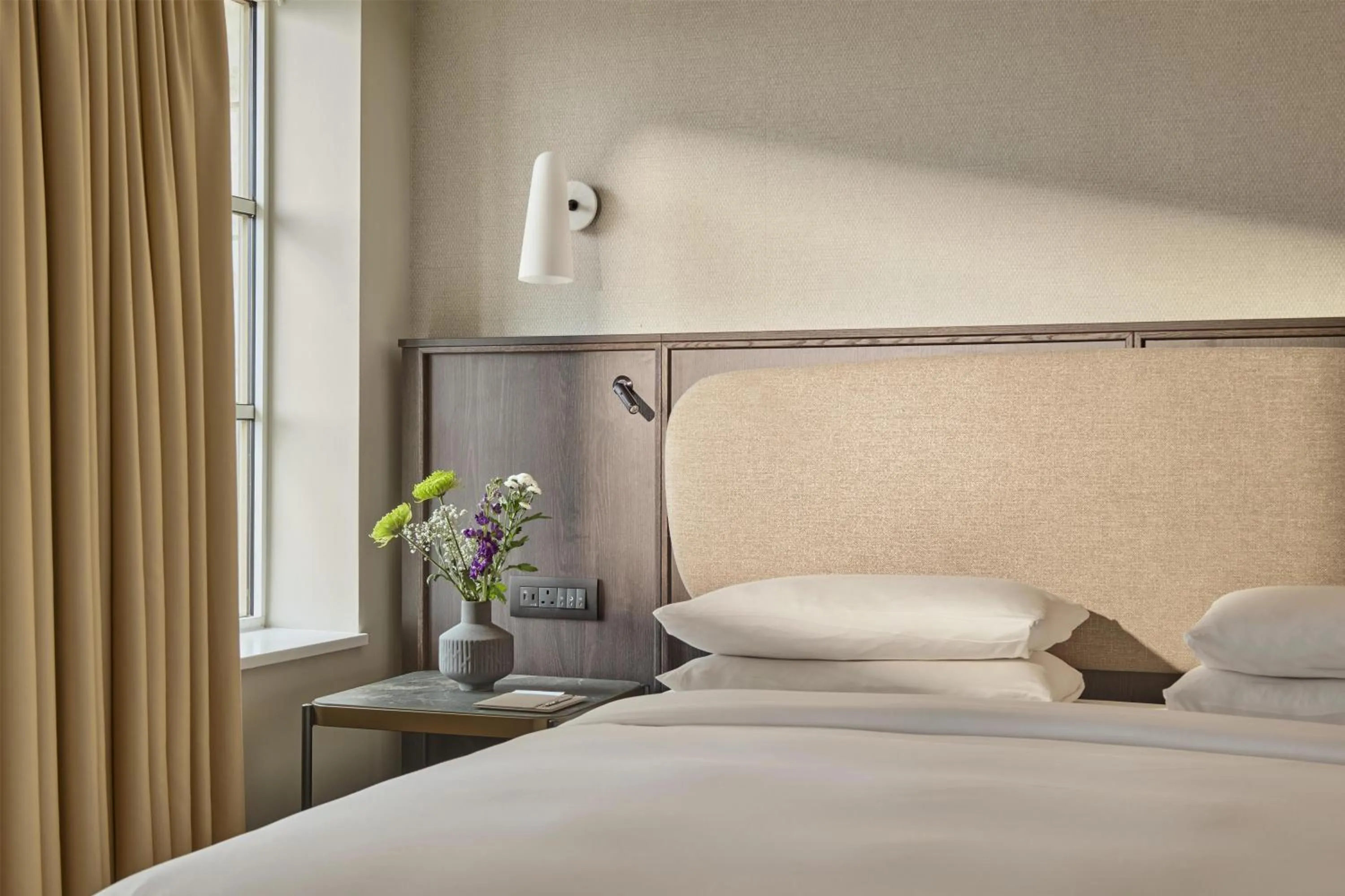 Photo of the whole room, Bed in Hyatt Regency London Blackfriars