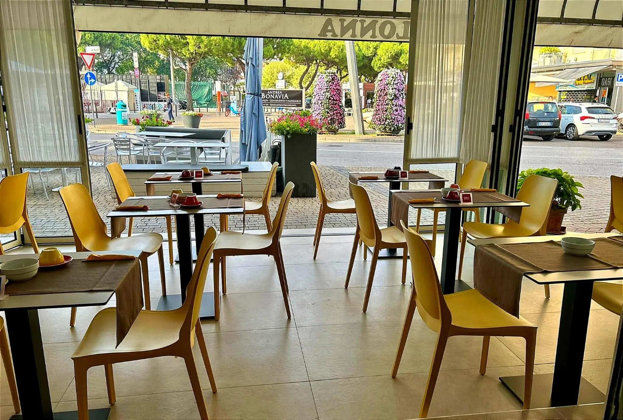 Restaurant/places to eat in Hotel Colonna