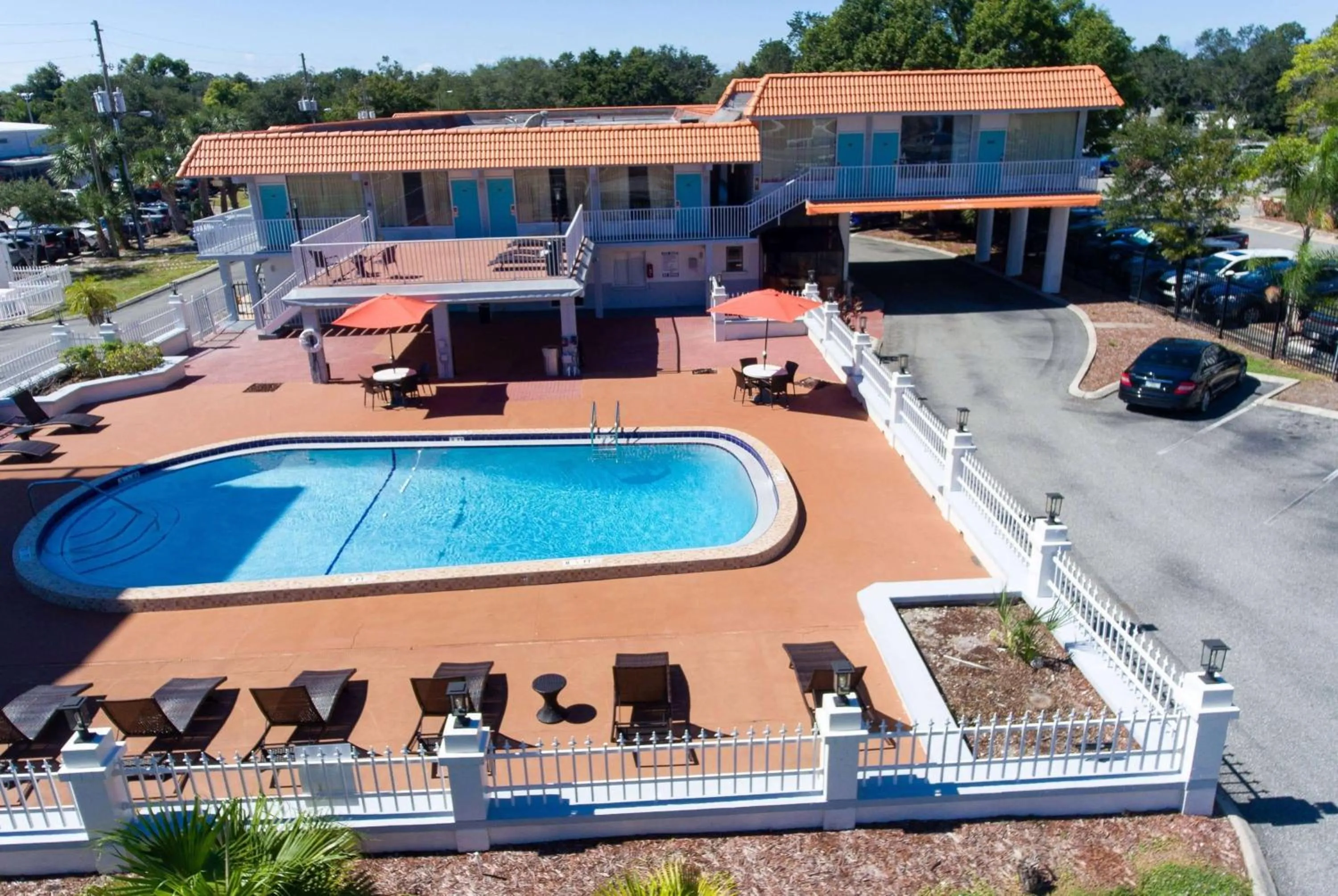 Property building in Howard Johnson by Wyndham Clearwater - Dunedin