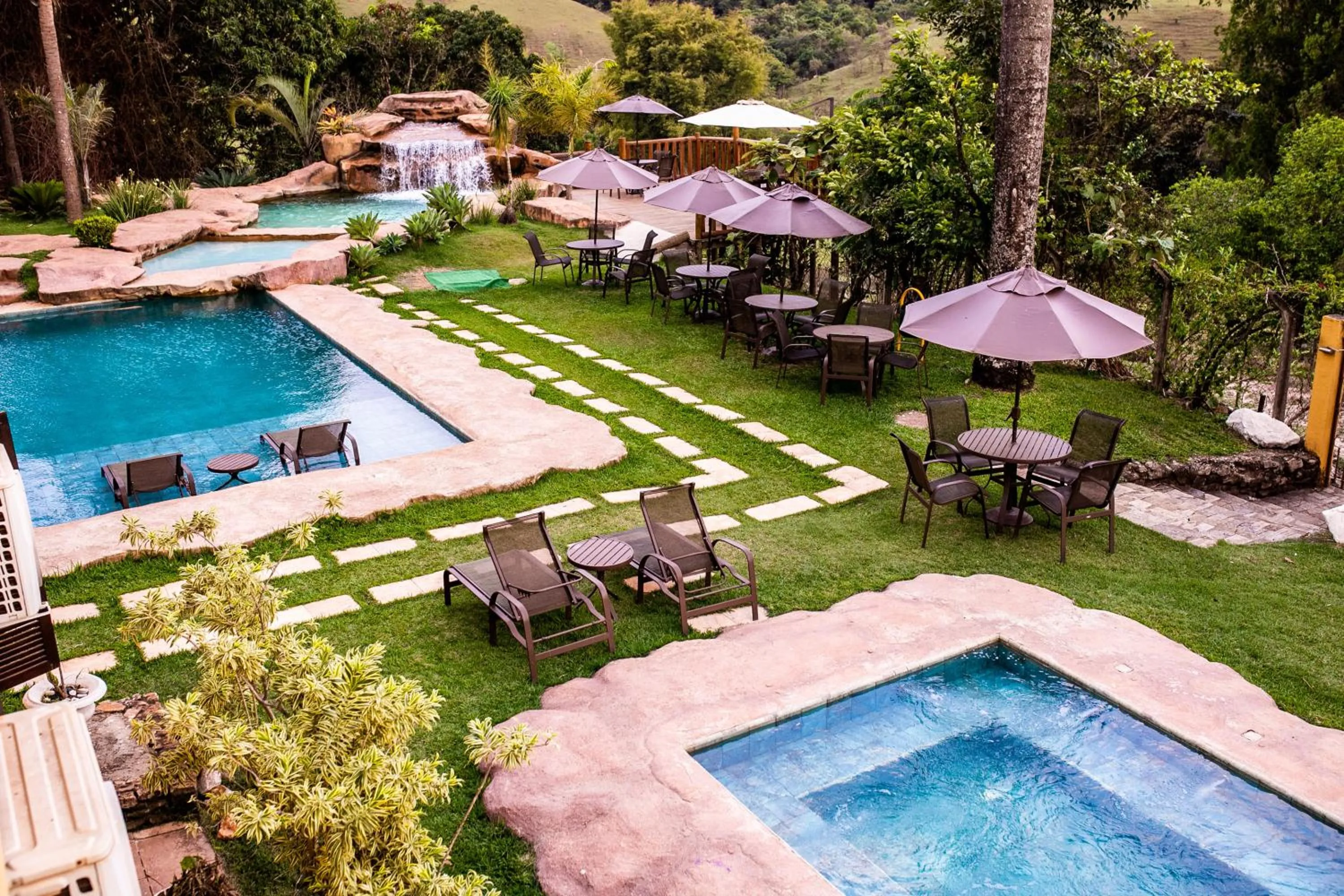 Swimming pool in Hotel Fazenda Horizonte Belo