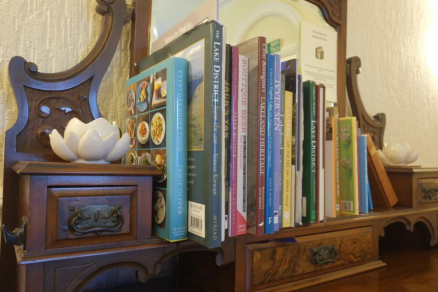 Library in The Yewdale Inn and Hotel Coniston Village
