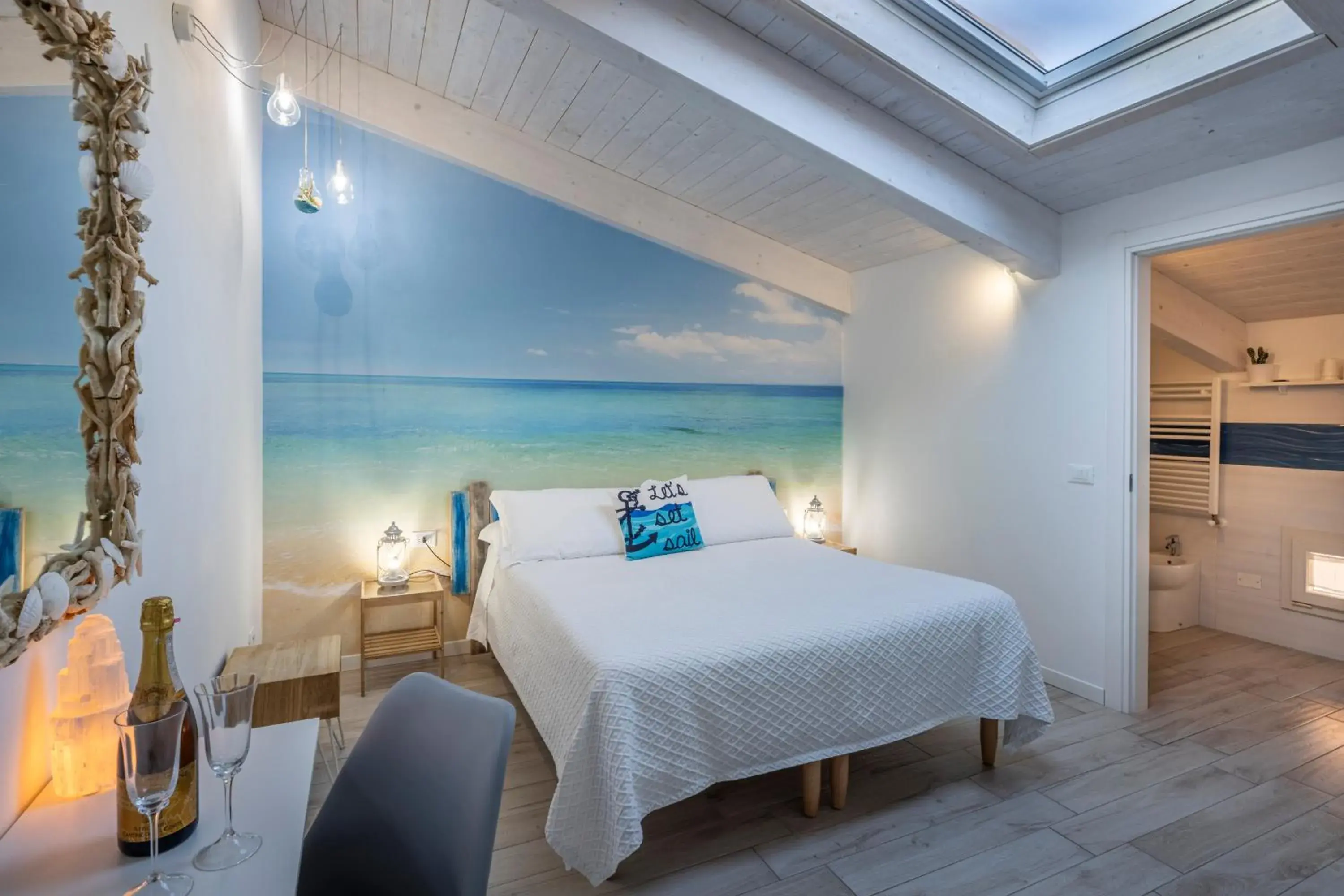 Double Room with Private Bathroom in Acquamarina b&b Double Room with Private Bathroom in Acquamarina b&b