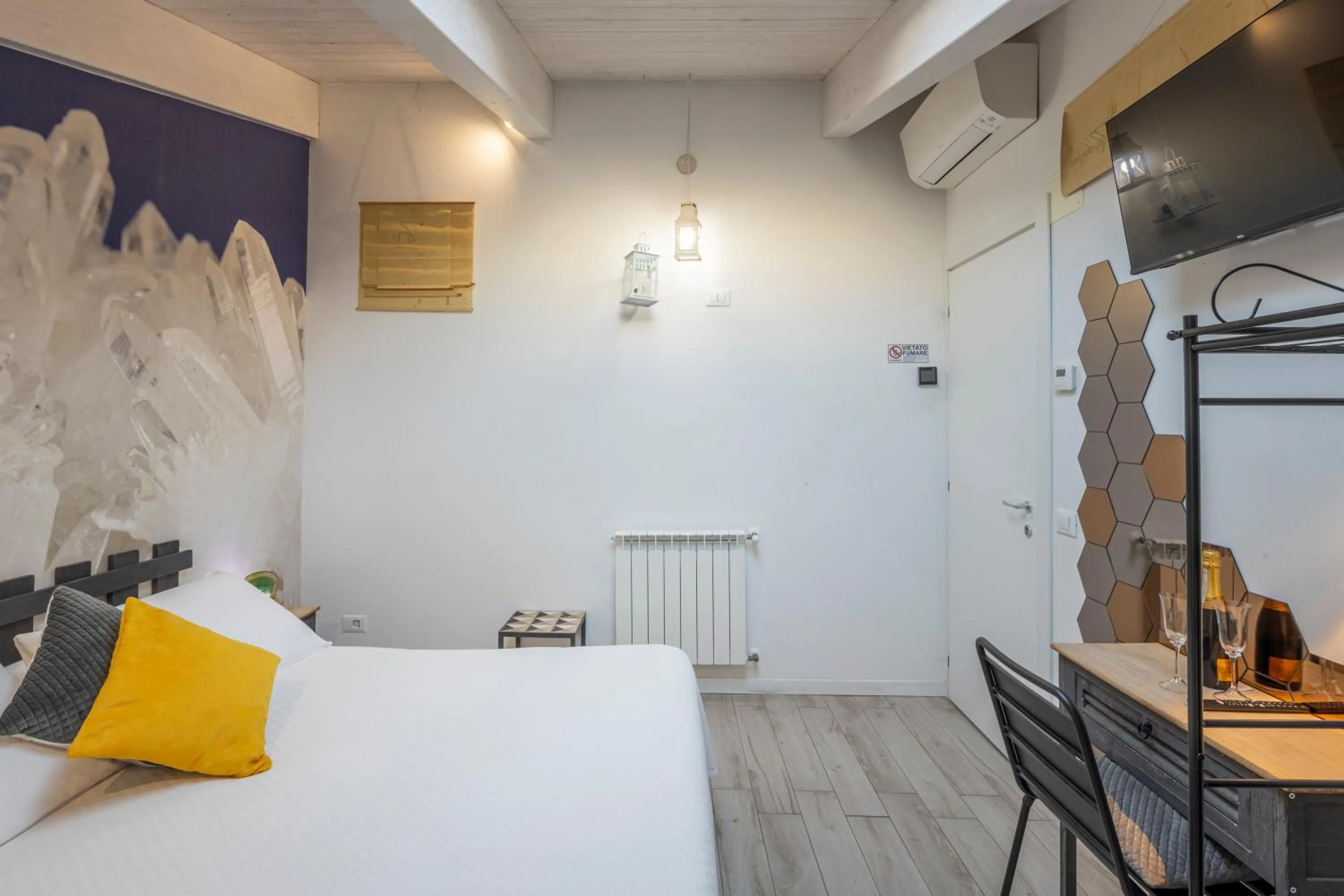 Bedroom, Bed in Acquamarina b&b