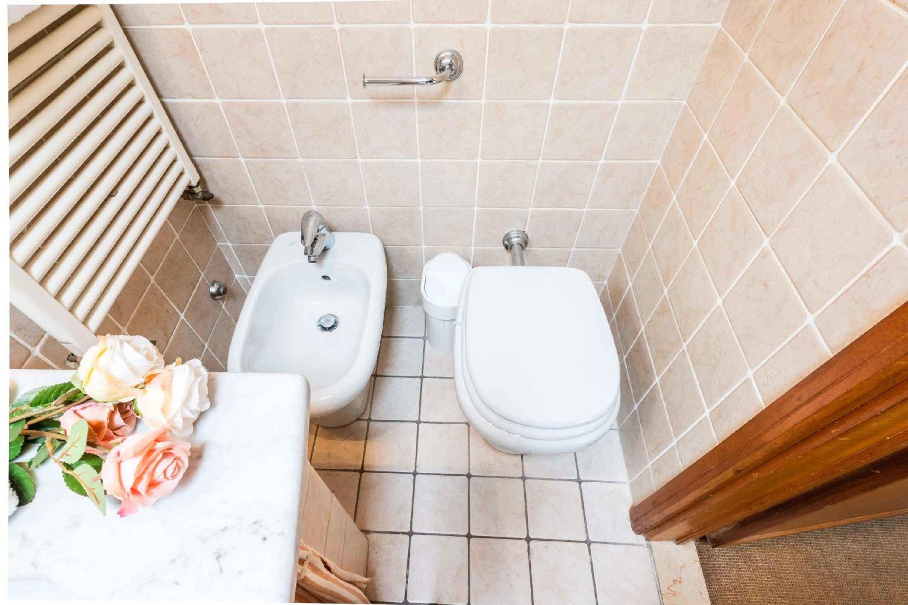 Toilet in Cavourotto Terrace by Mmega