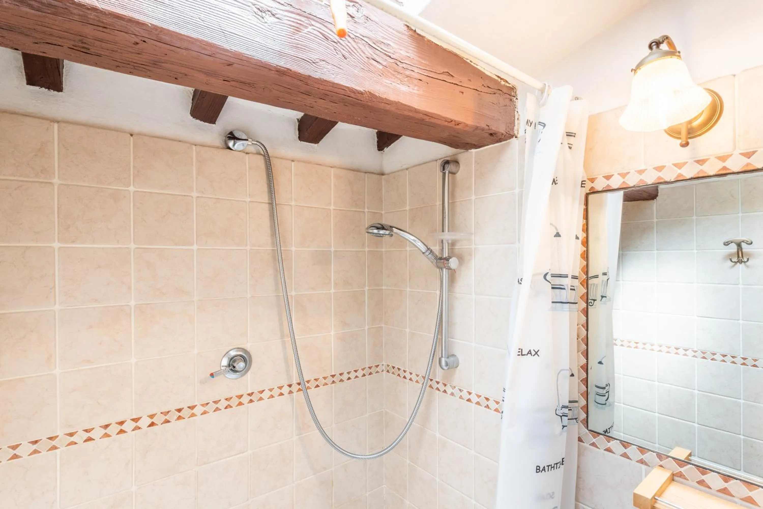 Shower in Cavourotto Terrace by Mmega