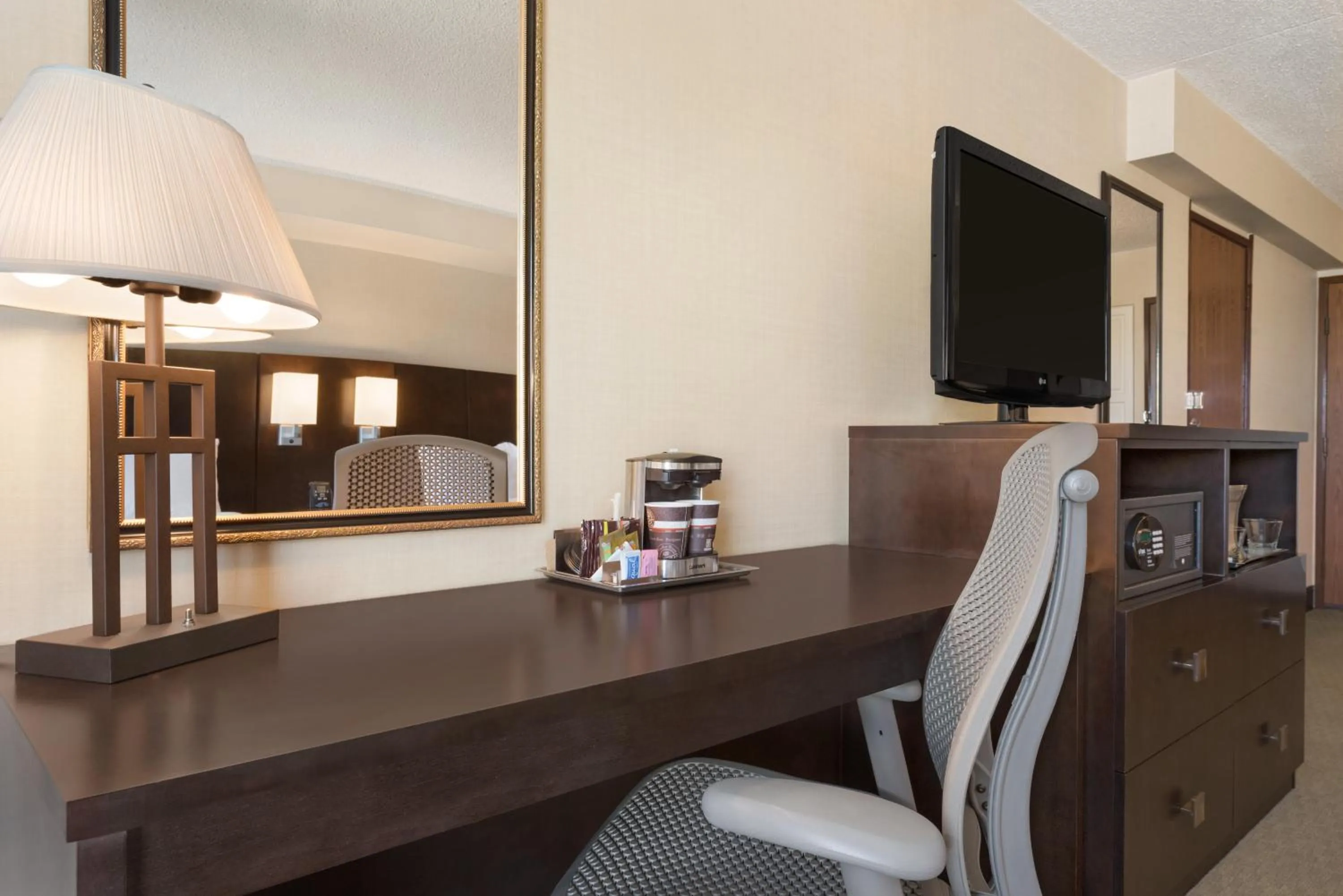 DoubleTree by Hilton Wichita Airport