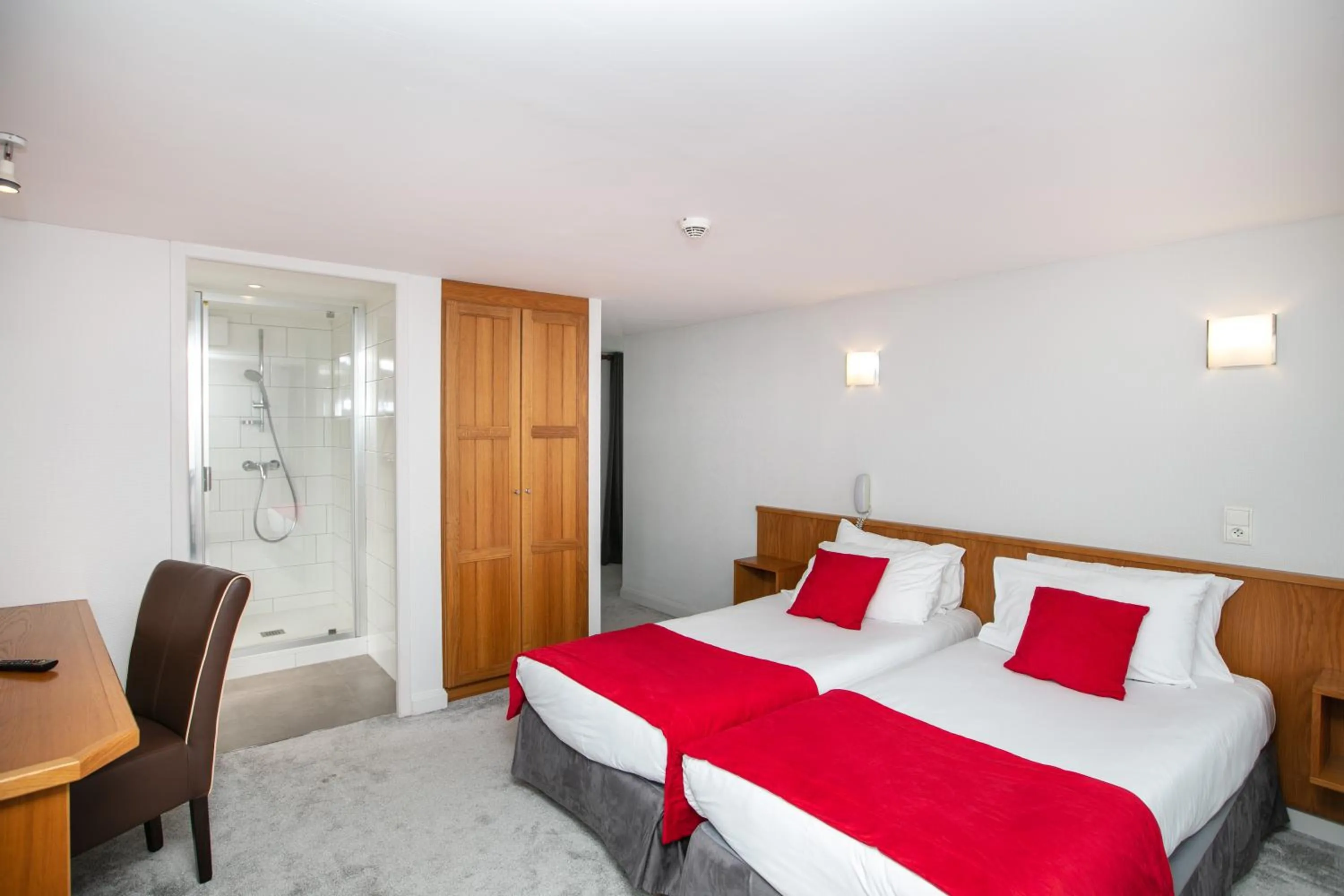 Bed in Hotel Restaurant Bonnet