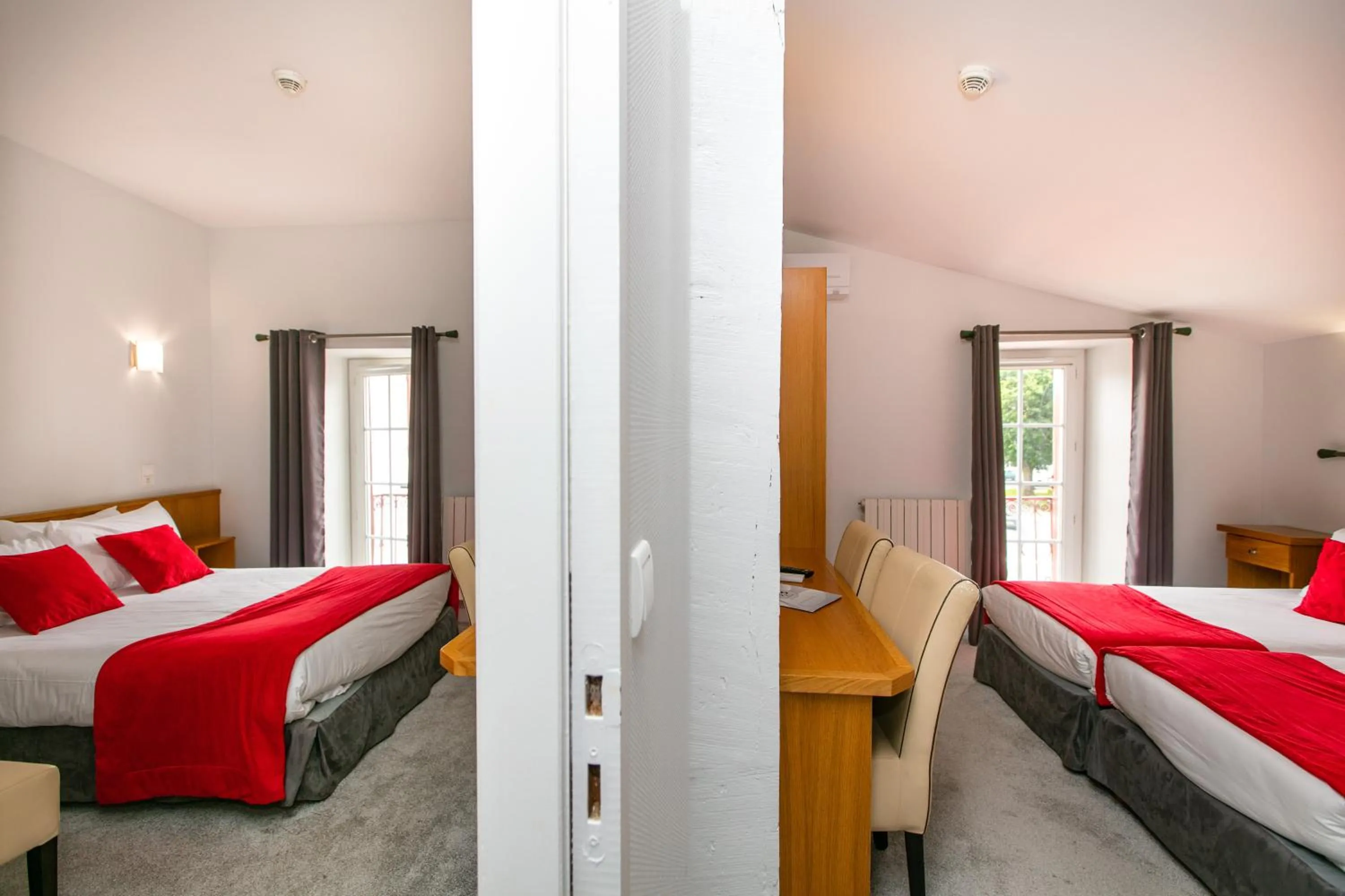 Bed in Hotel Restaurant Bonnet