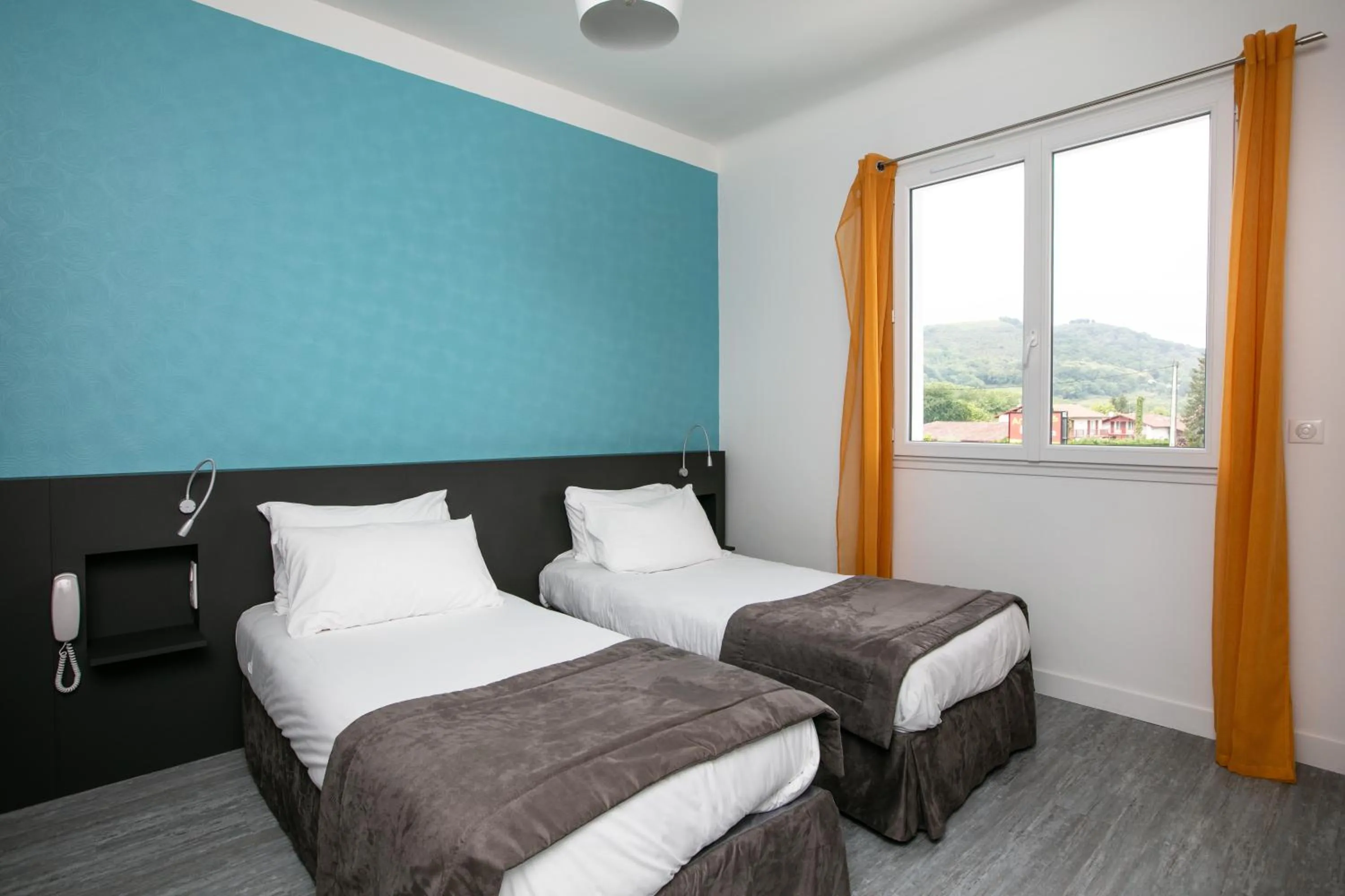 Bed in Hotel Restaurant Bonnet