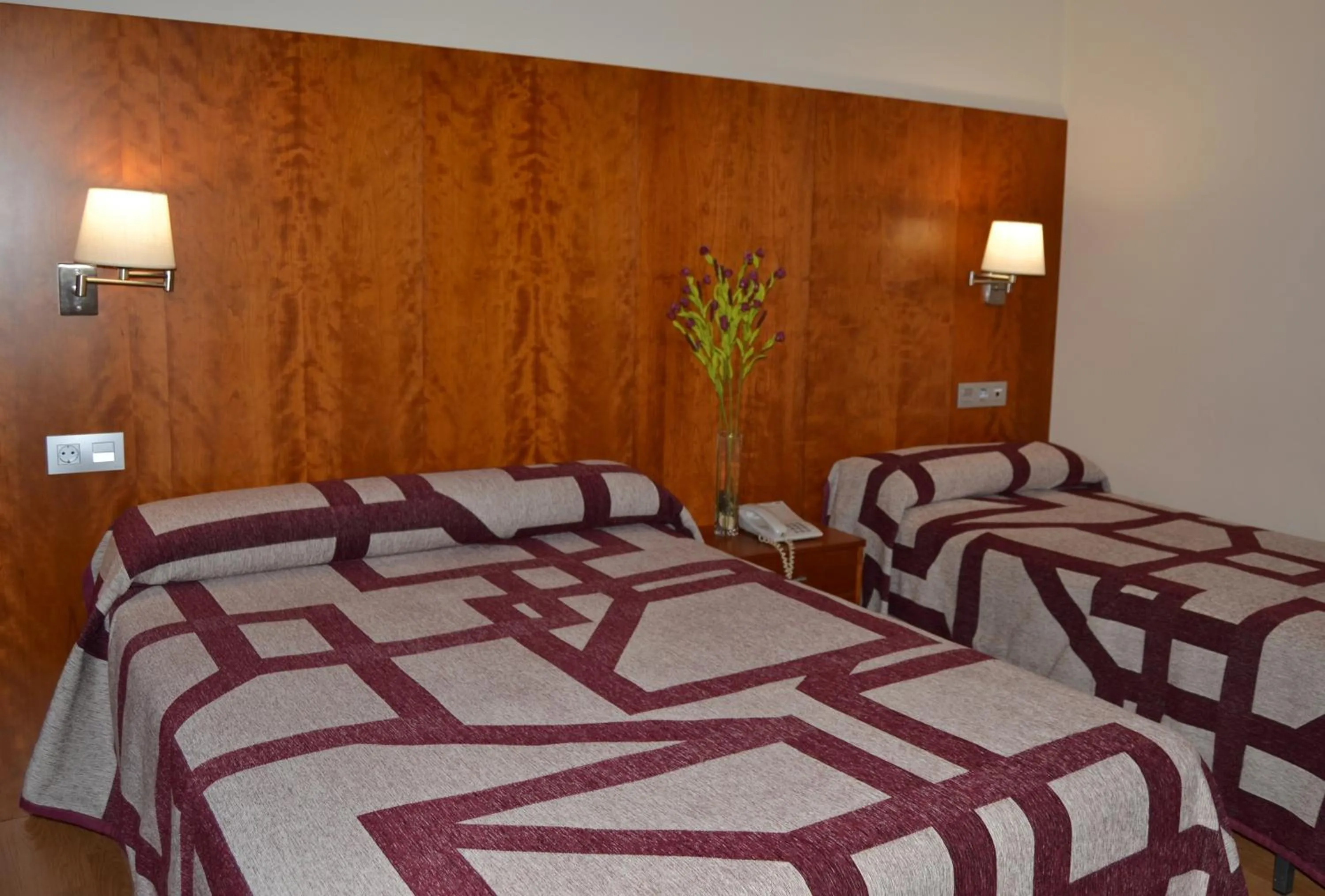 Photo of the whole room, Bed in Hotel Jarama