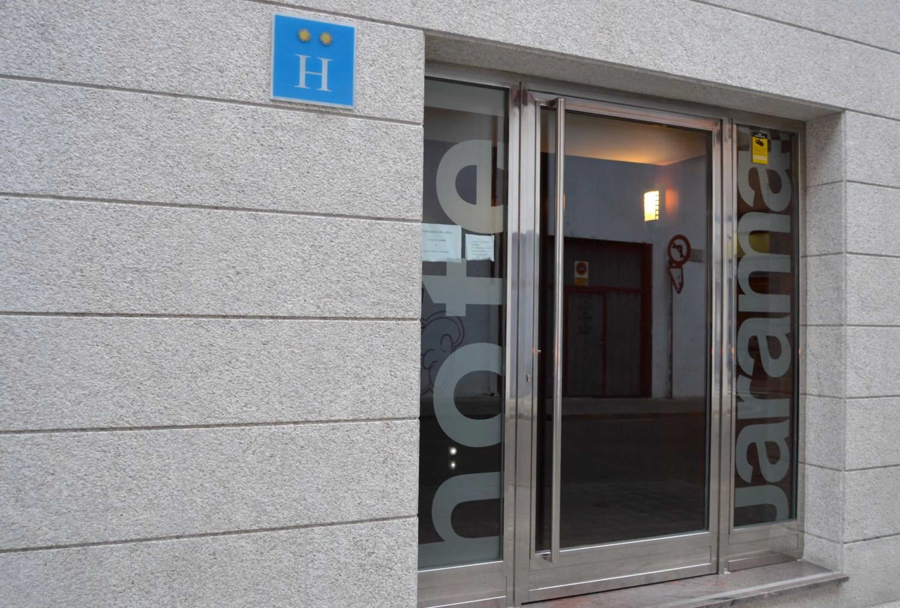 Facade/entrance in Hotel Jarama