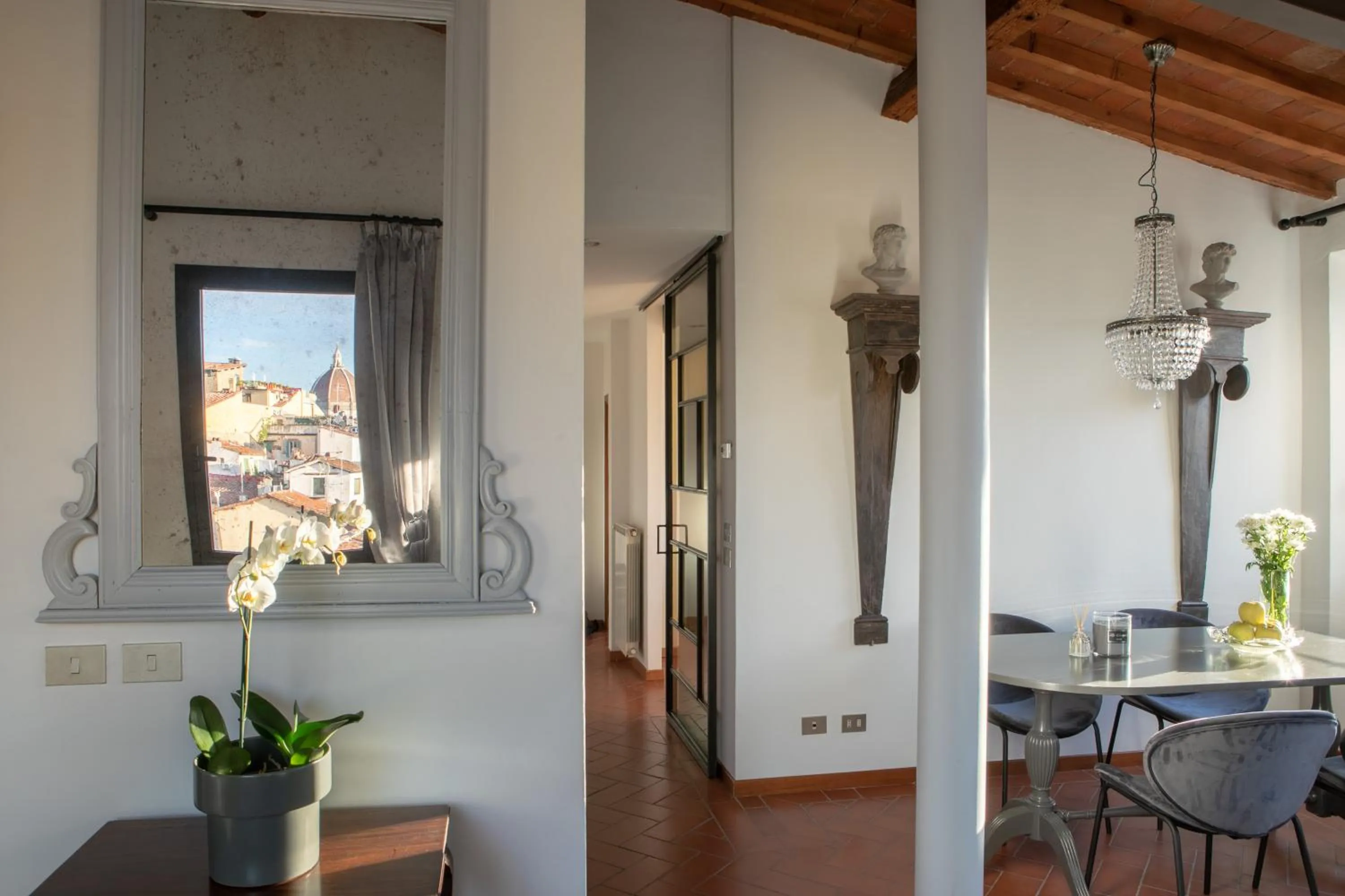 Living room in Pitti Luxury Terrace by Mmega